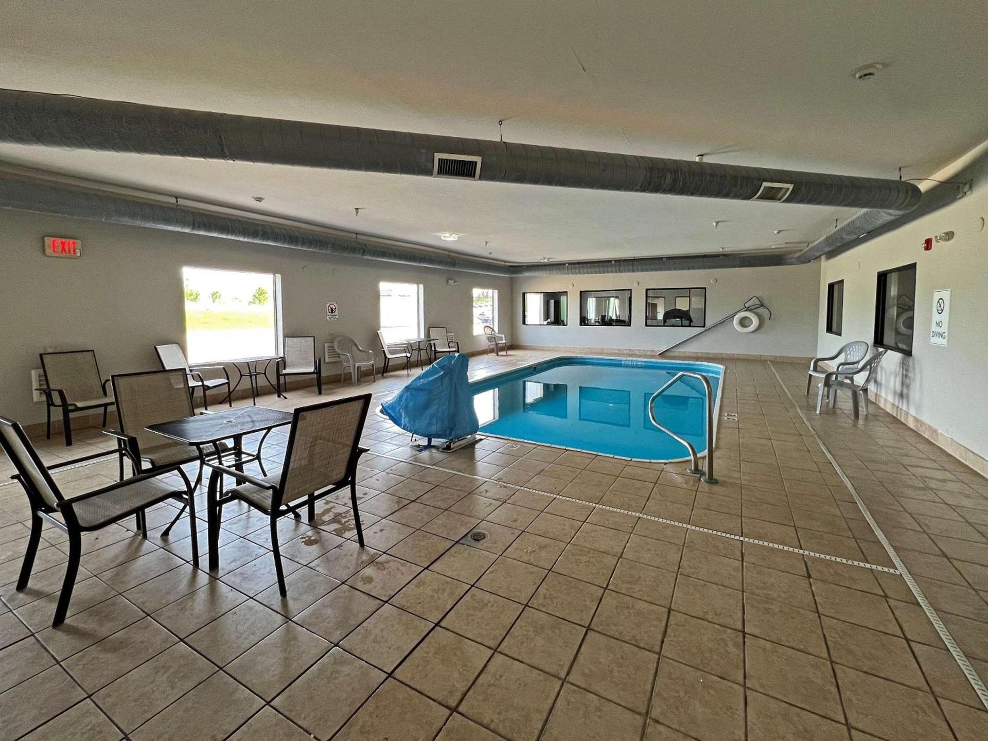 Comfort Suites Jackson-Cape Girardeau photo 25