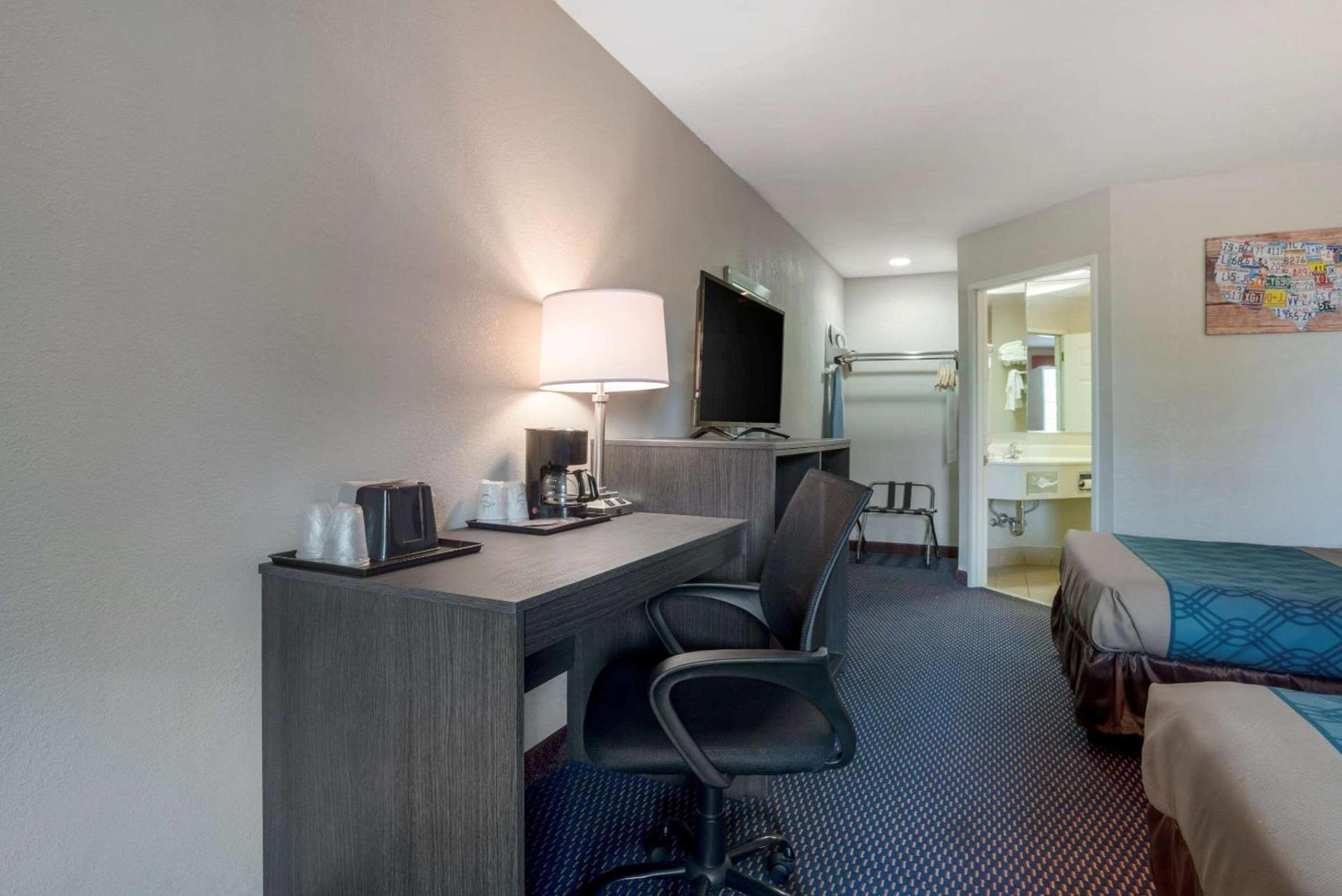 Americas Best Value Inn Gettysburg photo 13