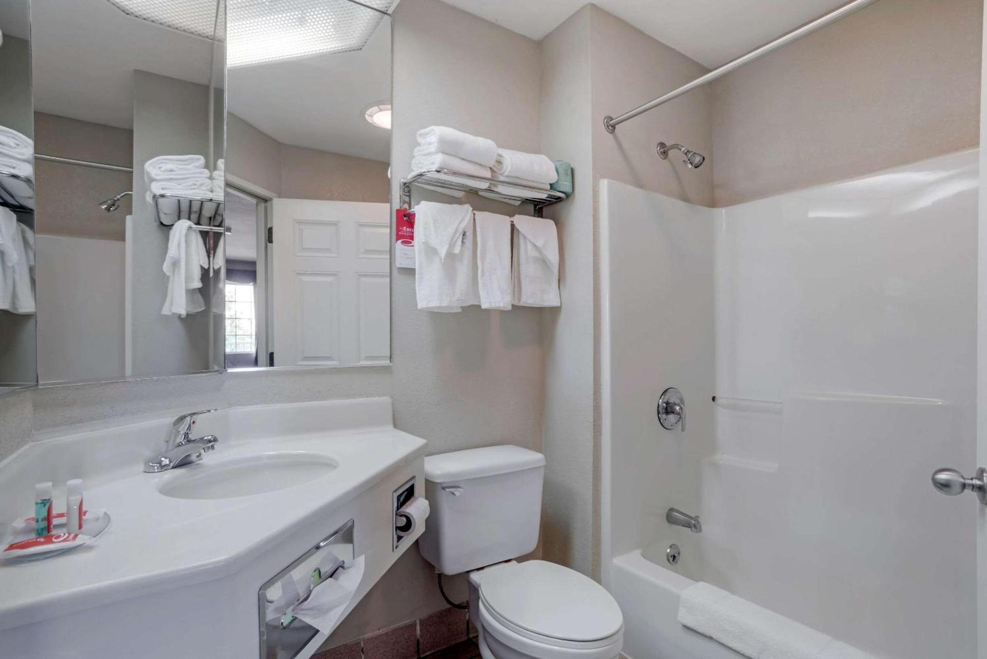 Americas Best Value Inn Gettysburg photo 14
