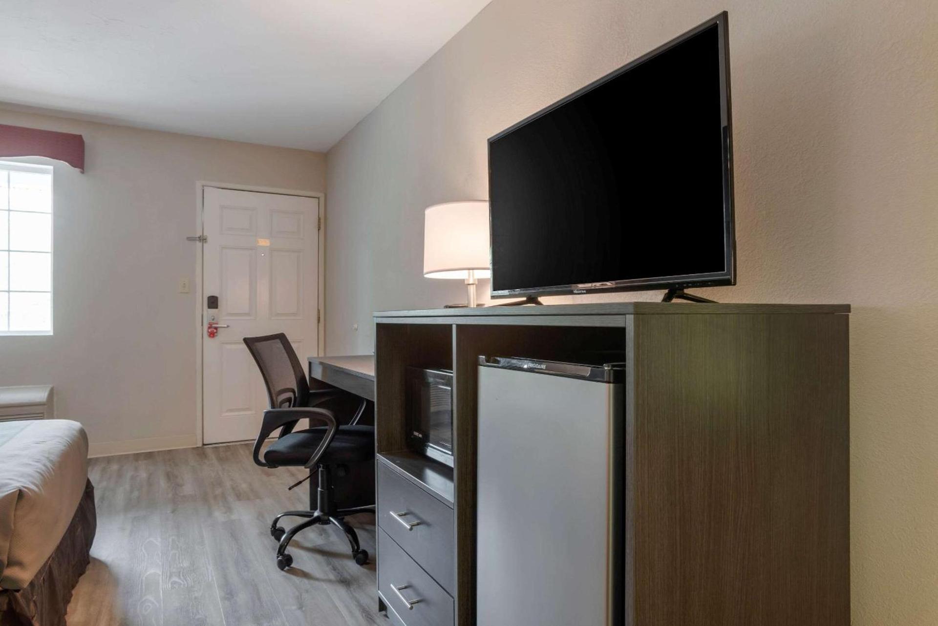 Americas Best Value Inn Gettysburg photo 17