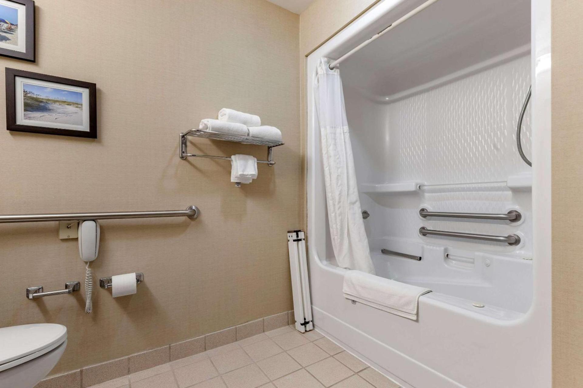 Comfort Suites Myrtle Beach Central photo 12