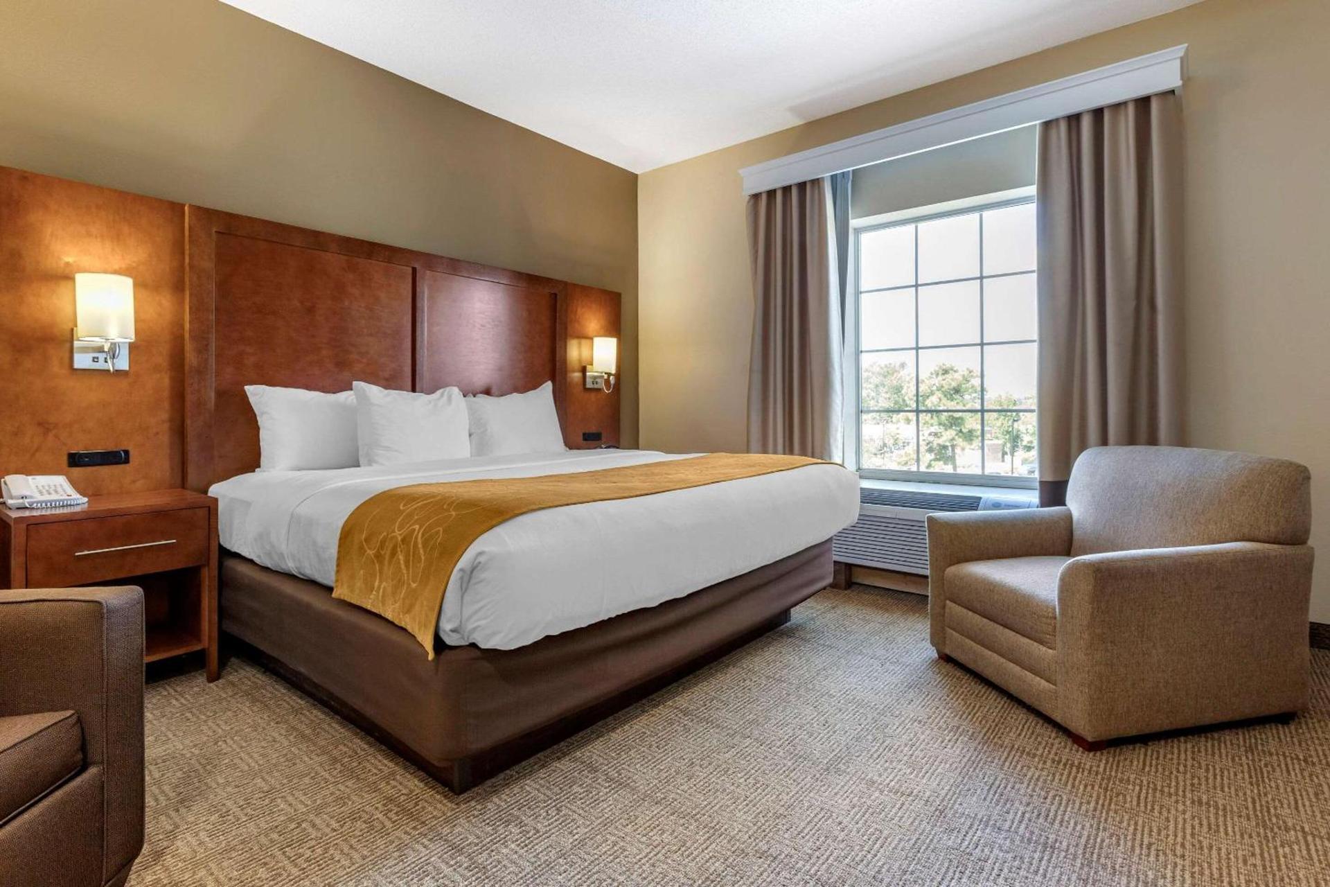 Comfort Suites Myrtle Beach Central photo 16
