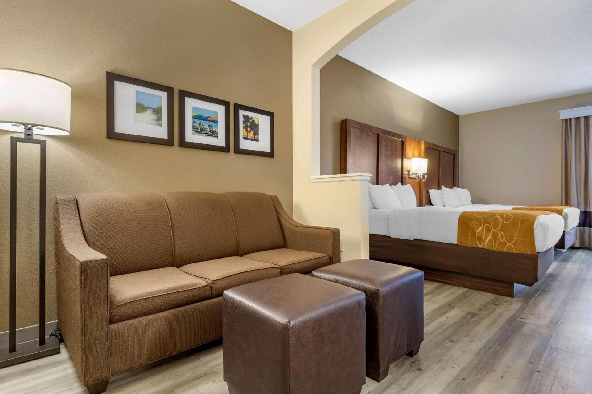 Comfort Suites Myrtle Beach Central photo 20