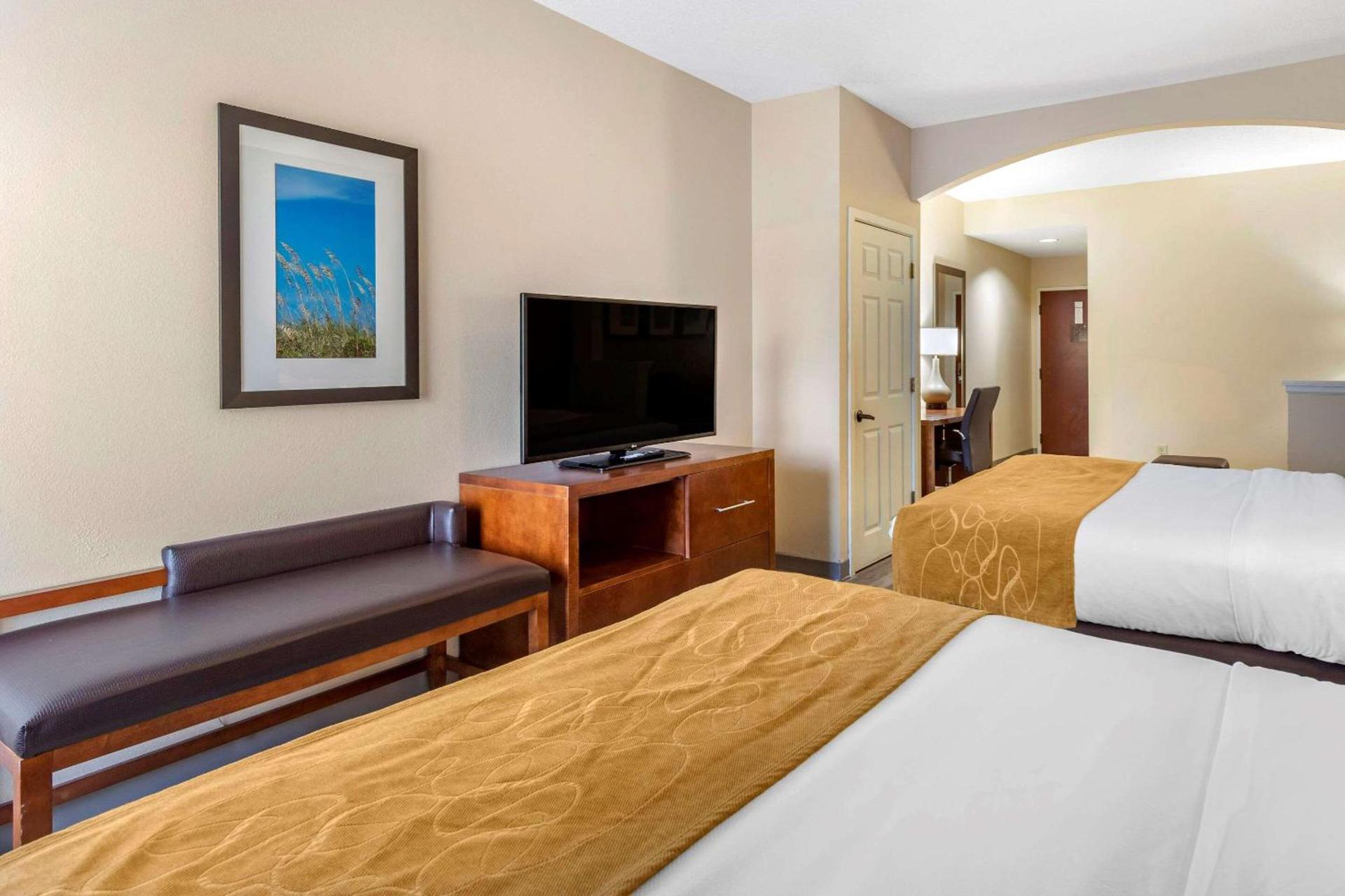 Comfort Suites Myrtle Beach Central photo 22