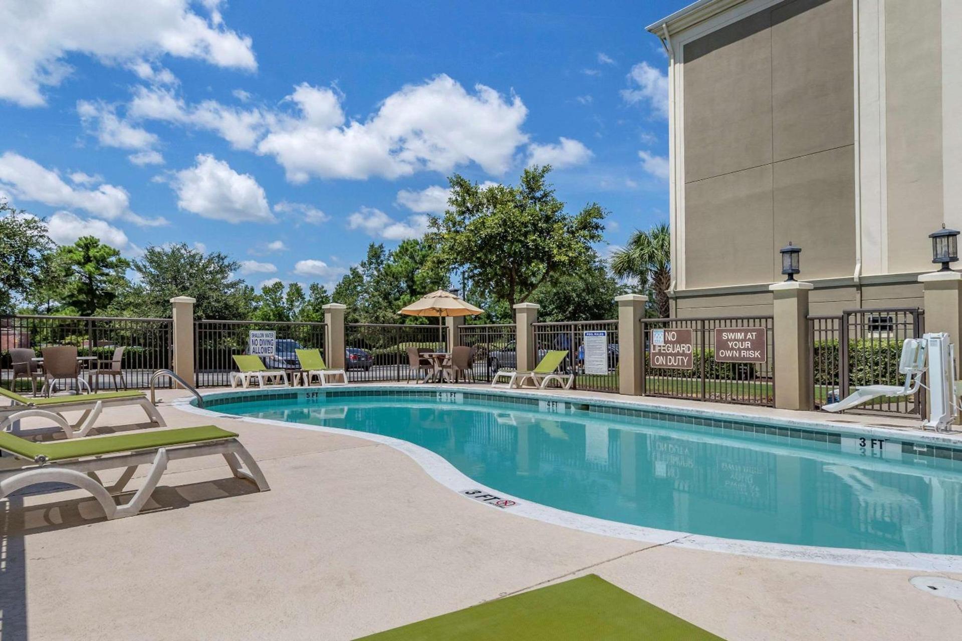 Comfort Suites Myrtle Beach Central photo 25
