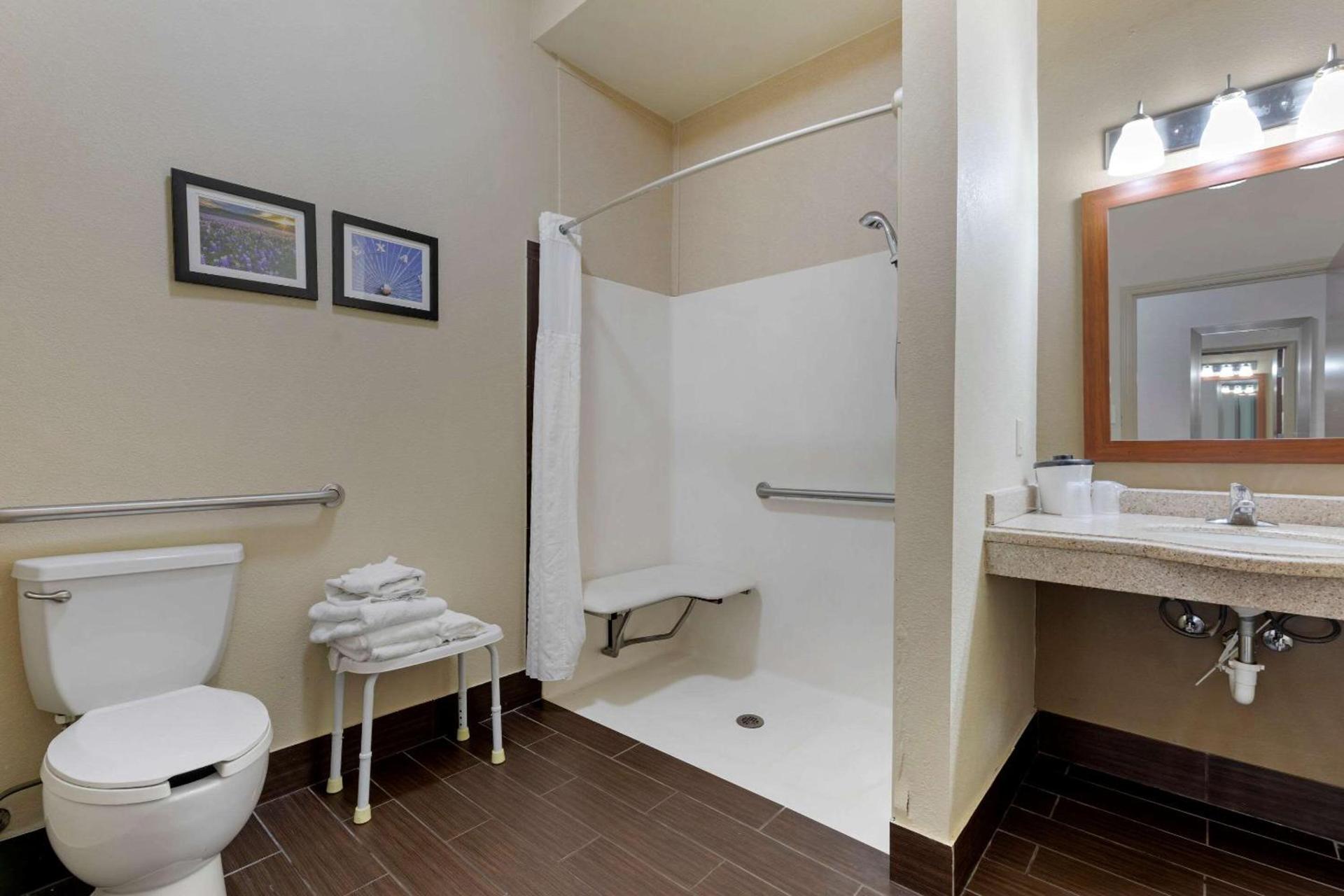 Comfort Suites Gainesville photo 14