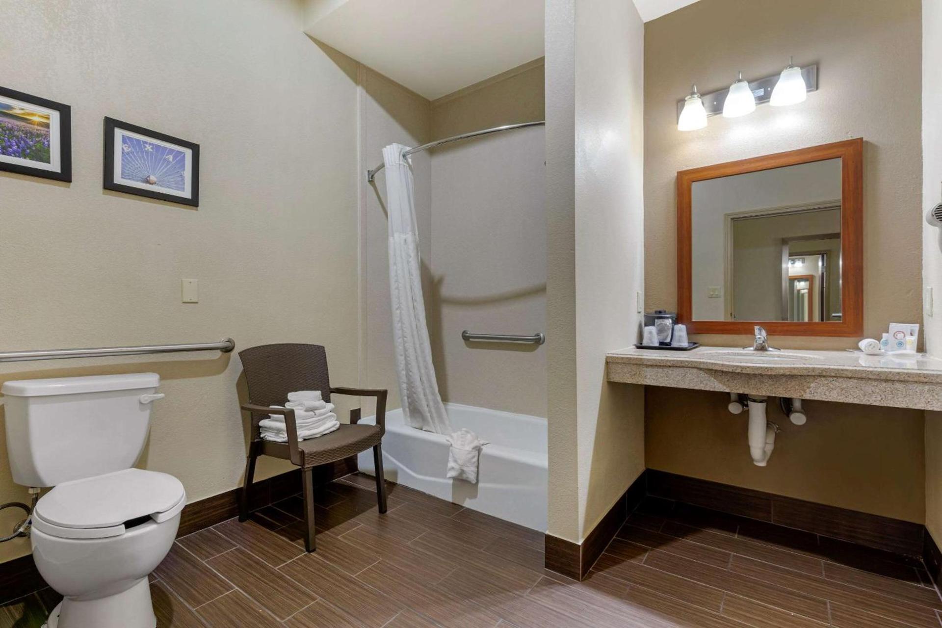 Comfort Suites Gainesville photo 24