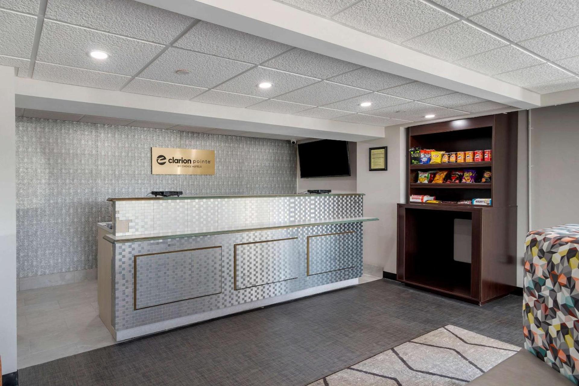 Clarion Pointe McDonough photo 6