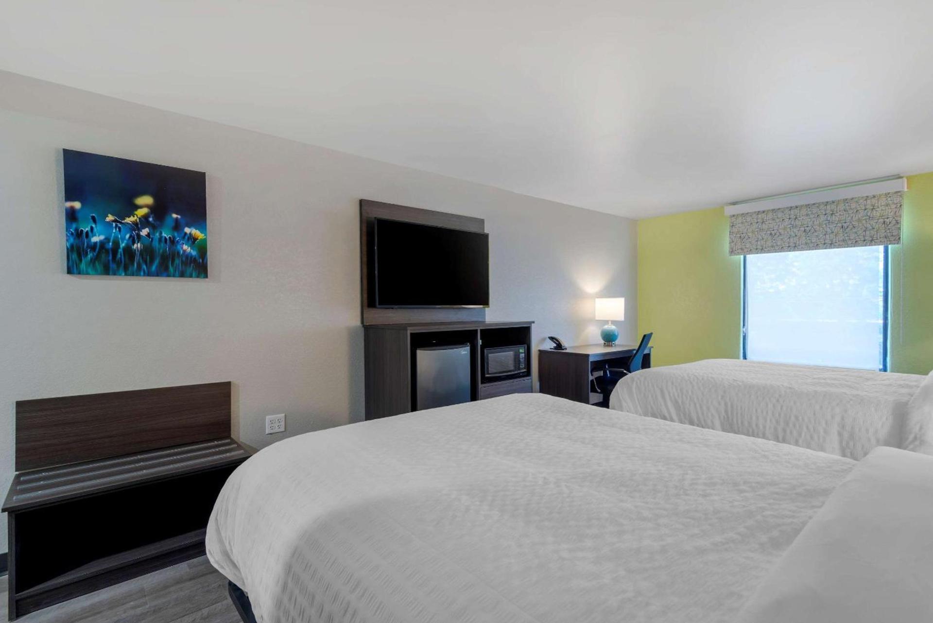 Clarion Pointe McDonough photo 12
