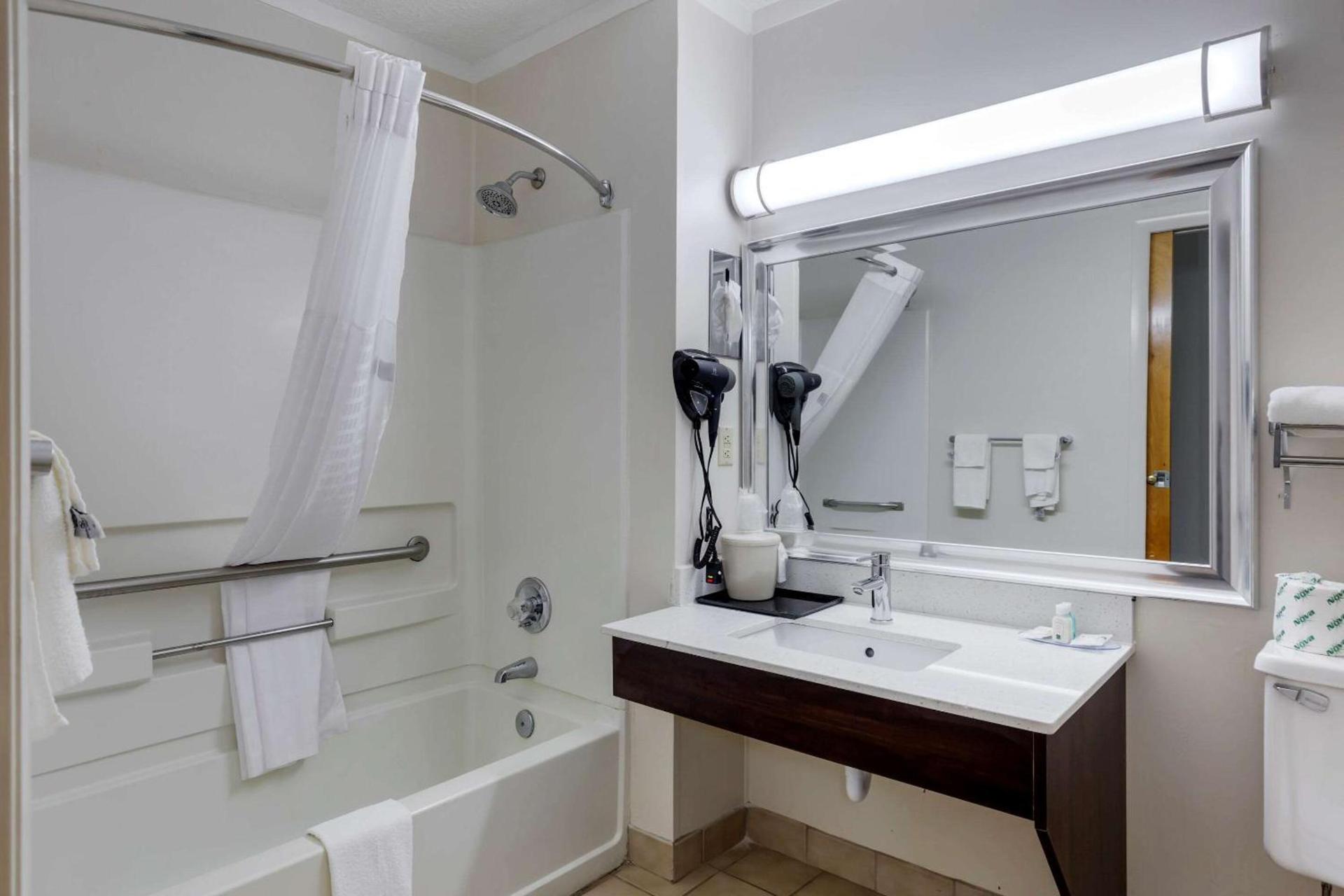 Quality Inn - Roxboro South photo 15