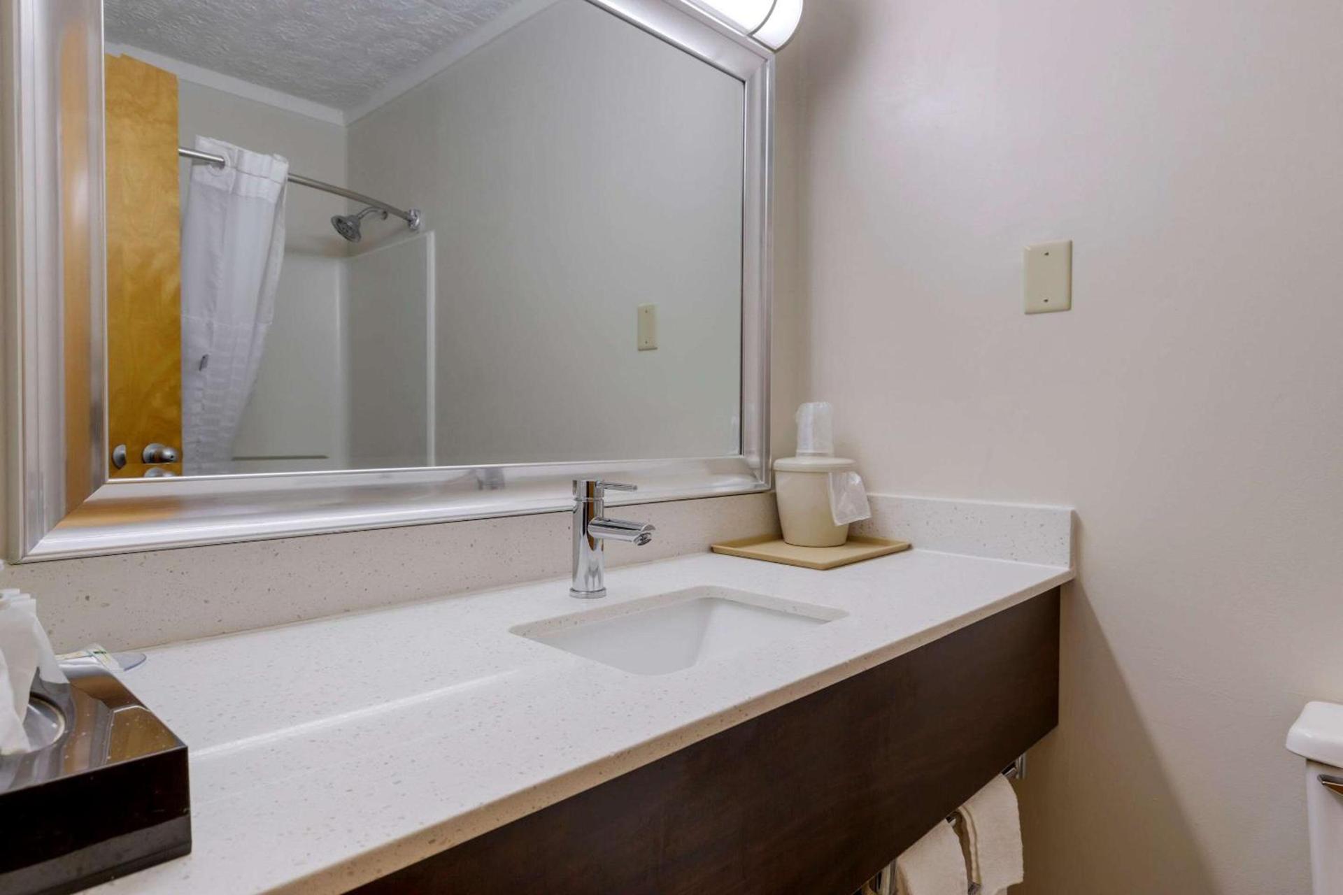 Quality Inn - Roxboro South photo 19