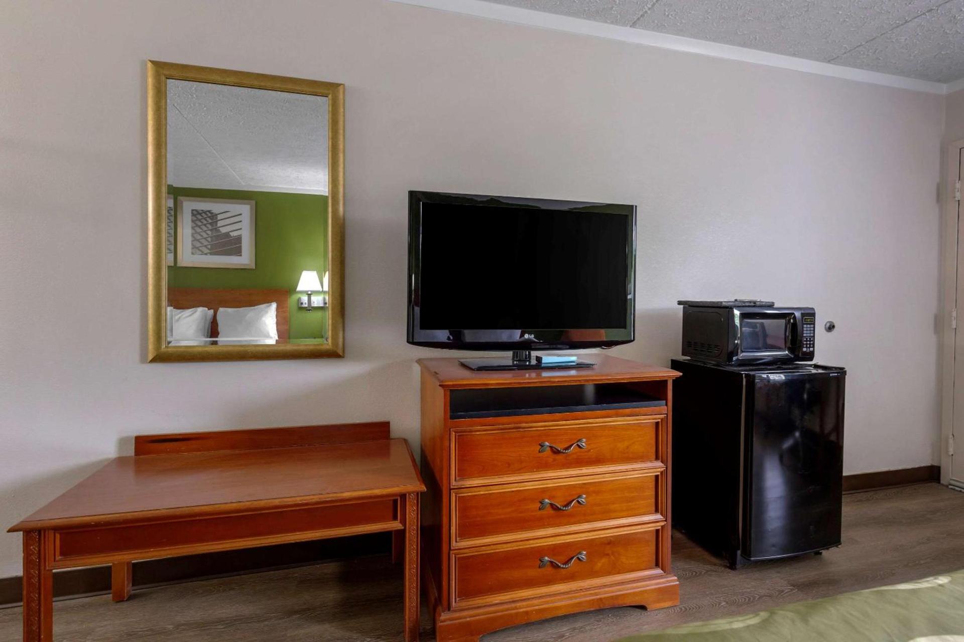 Quality Inn - Roxboro South photo 22