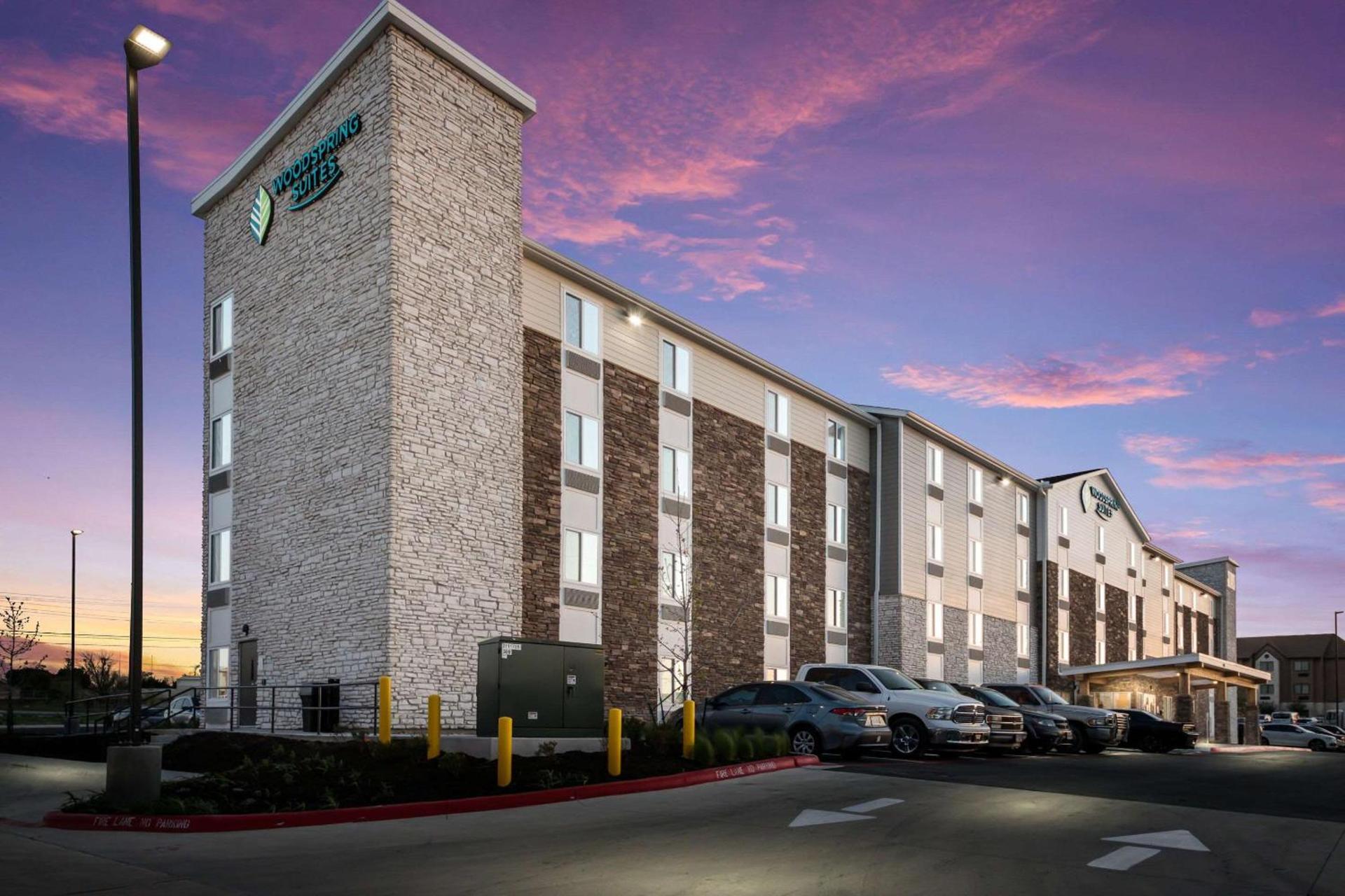 WoodSpring Suites Round Rock-Austin North photo 5