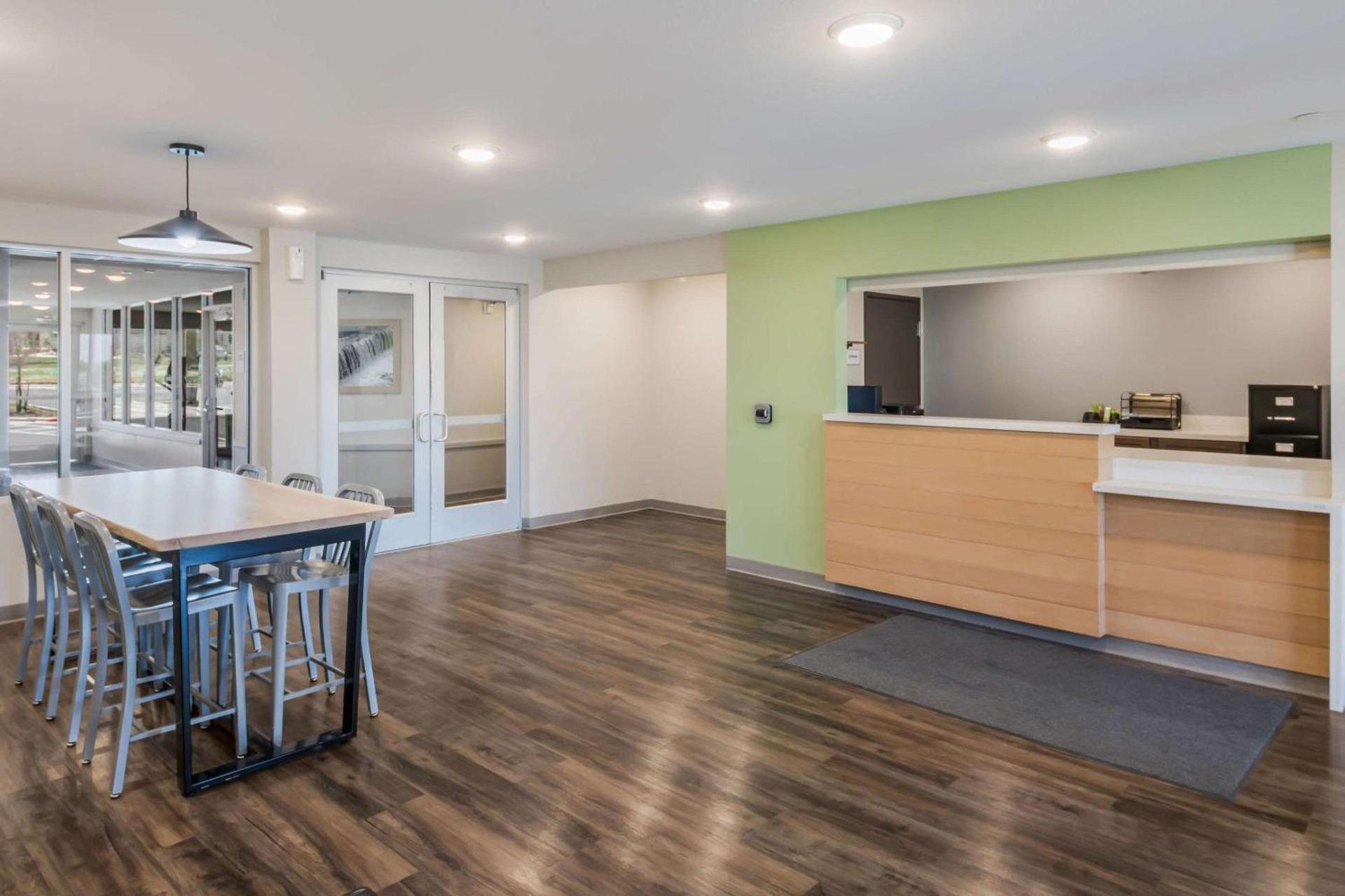 WoodSpring Suites Round Rock-Austin North photo 8