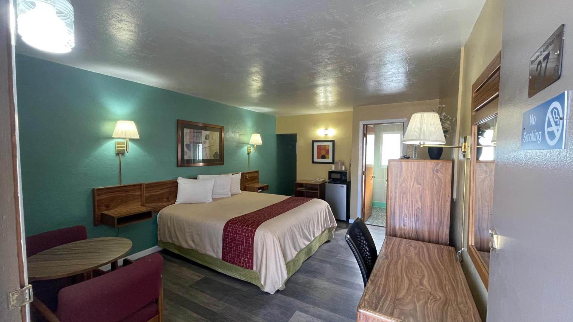 American inn photo 10