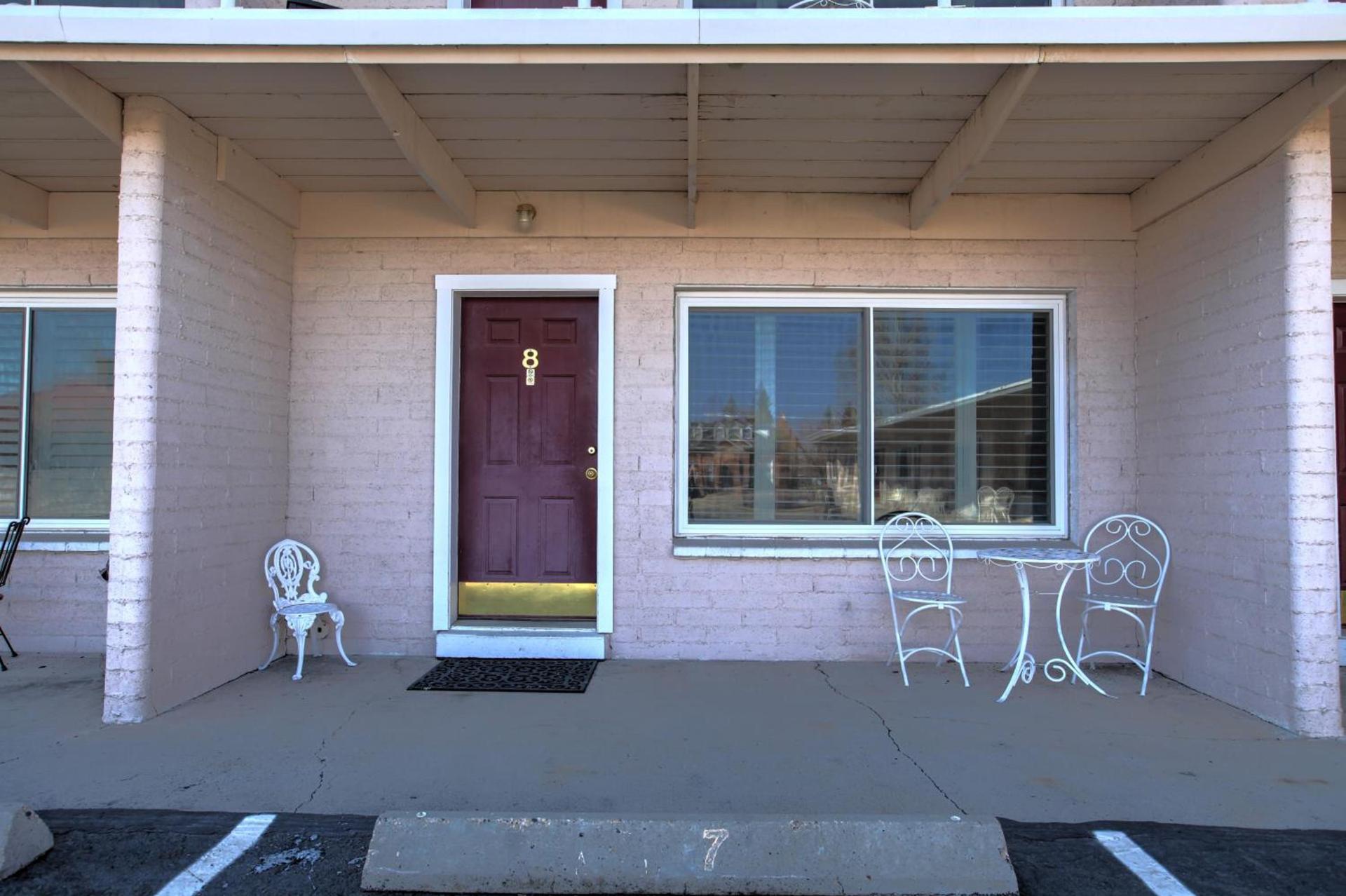 Purple Sage Motel photo 7