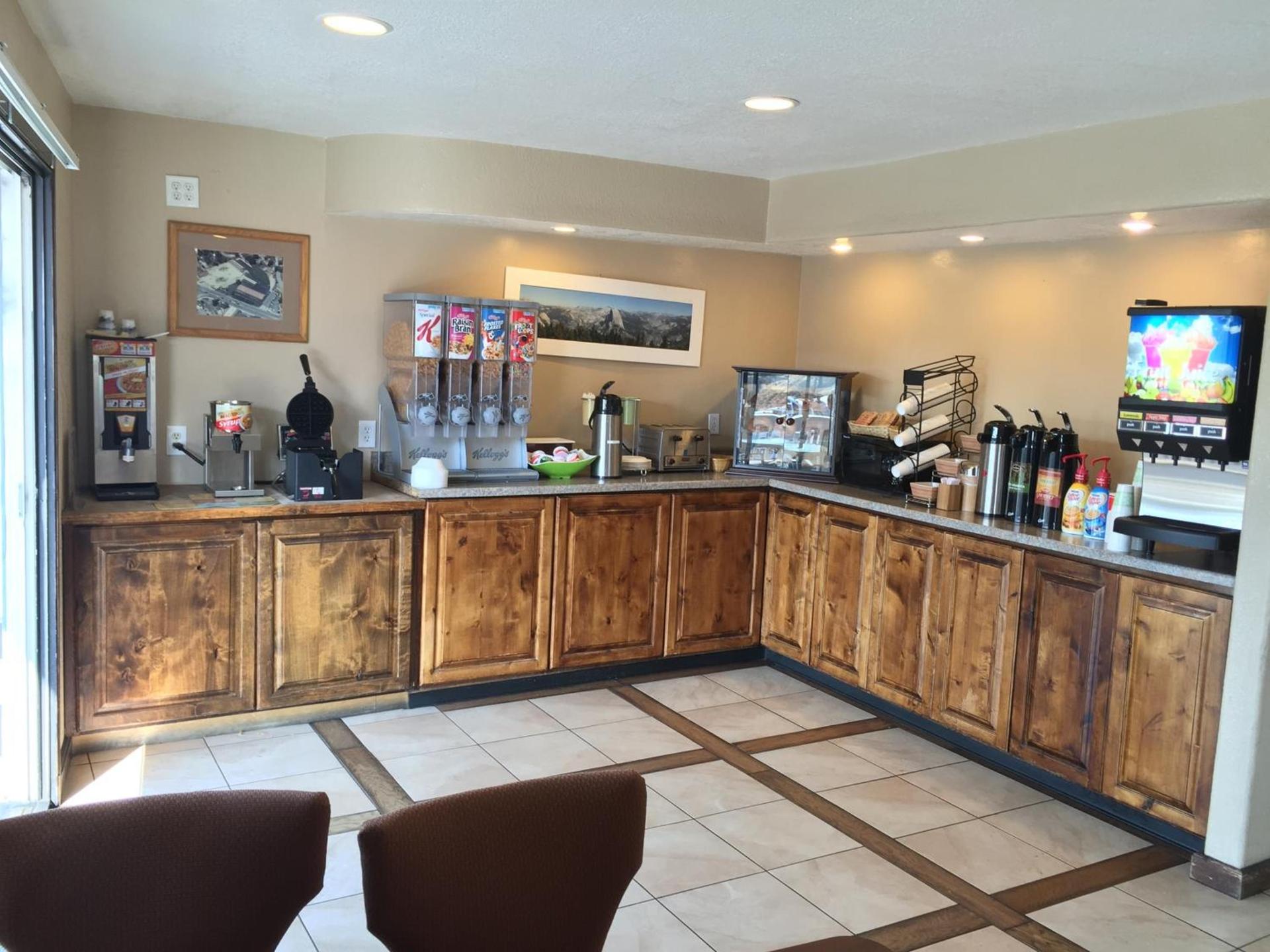 Oakhurst Lodge photo 13