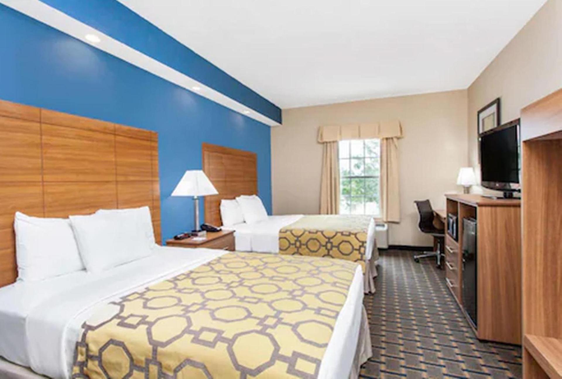 Baymont by Wyndham Jacksonville/Butler Blvd photo 18