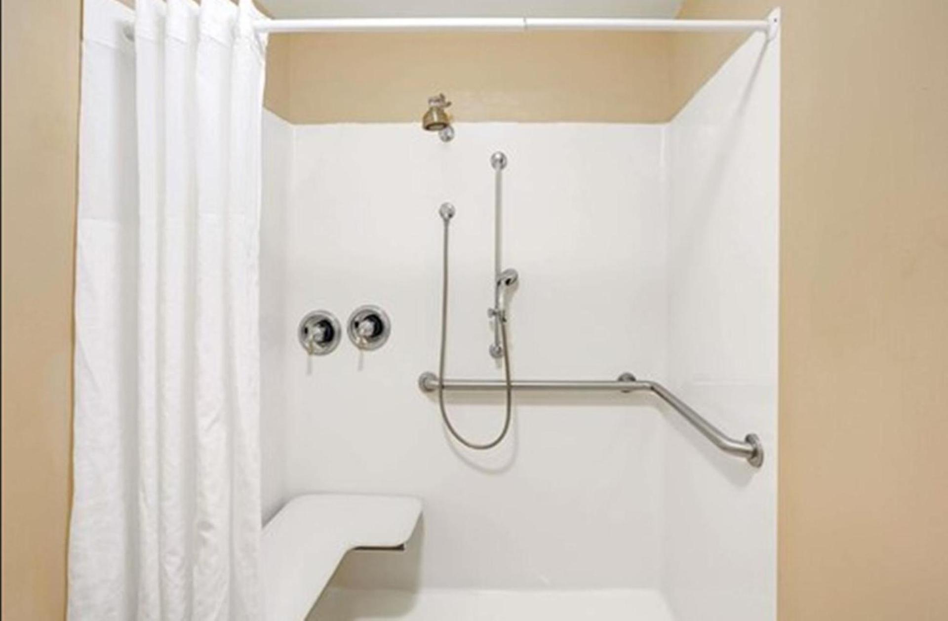 Baymont by Wyndham Jacksonville/Butler Blvd photo 19
