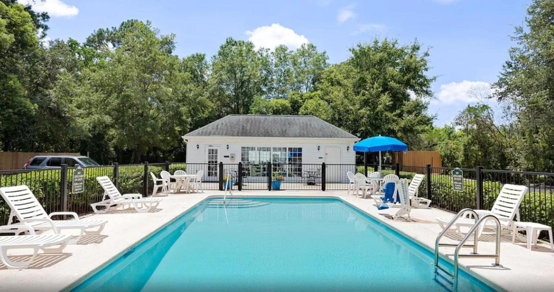 Baymont by Wyndham Jacksonville/Butler Blvd photo 22