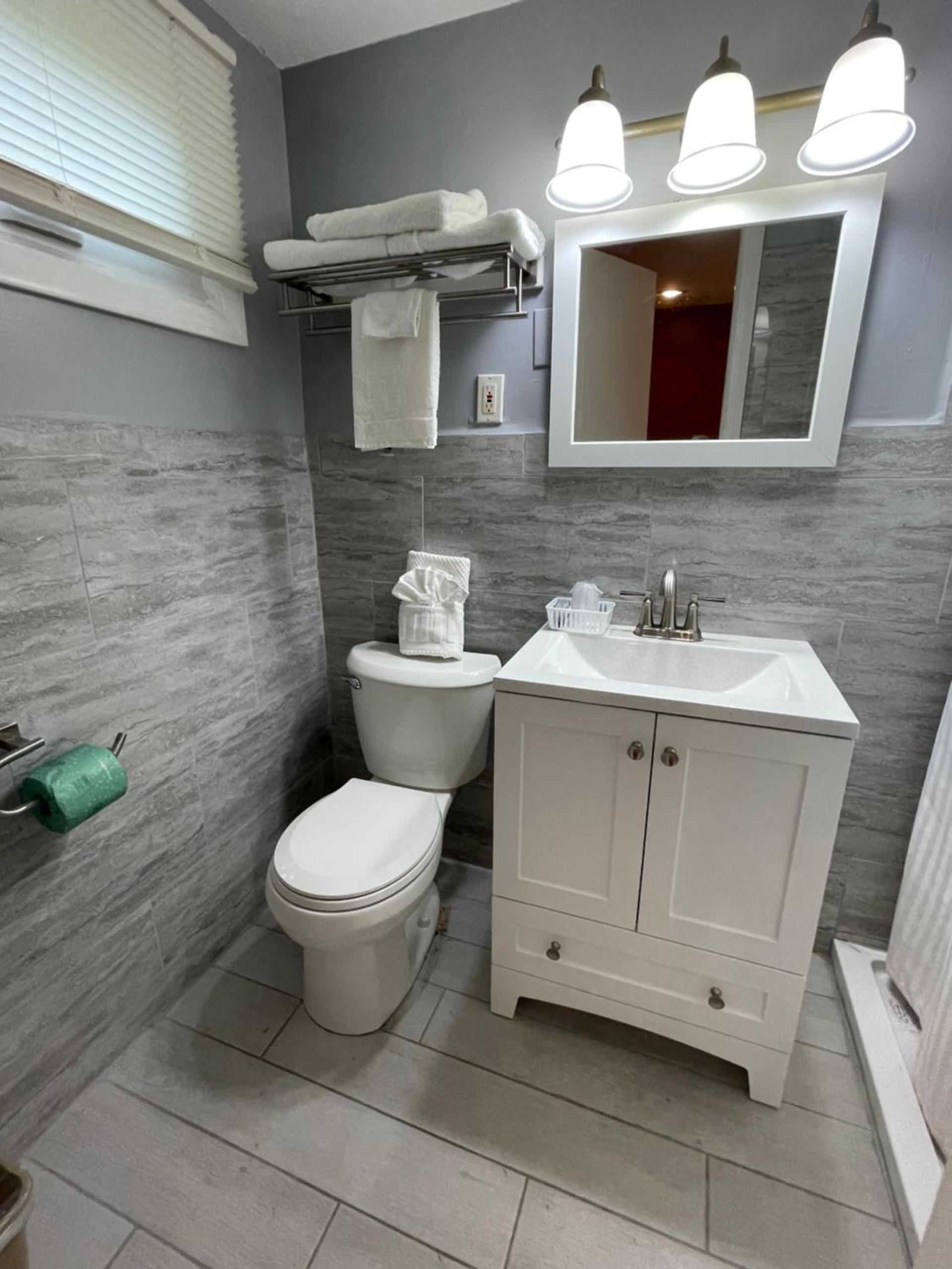 Aquastar Inn photo 24
