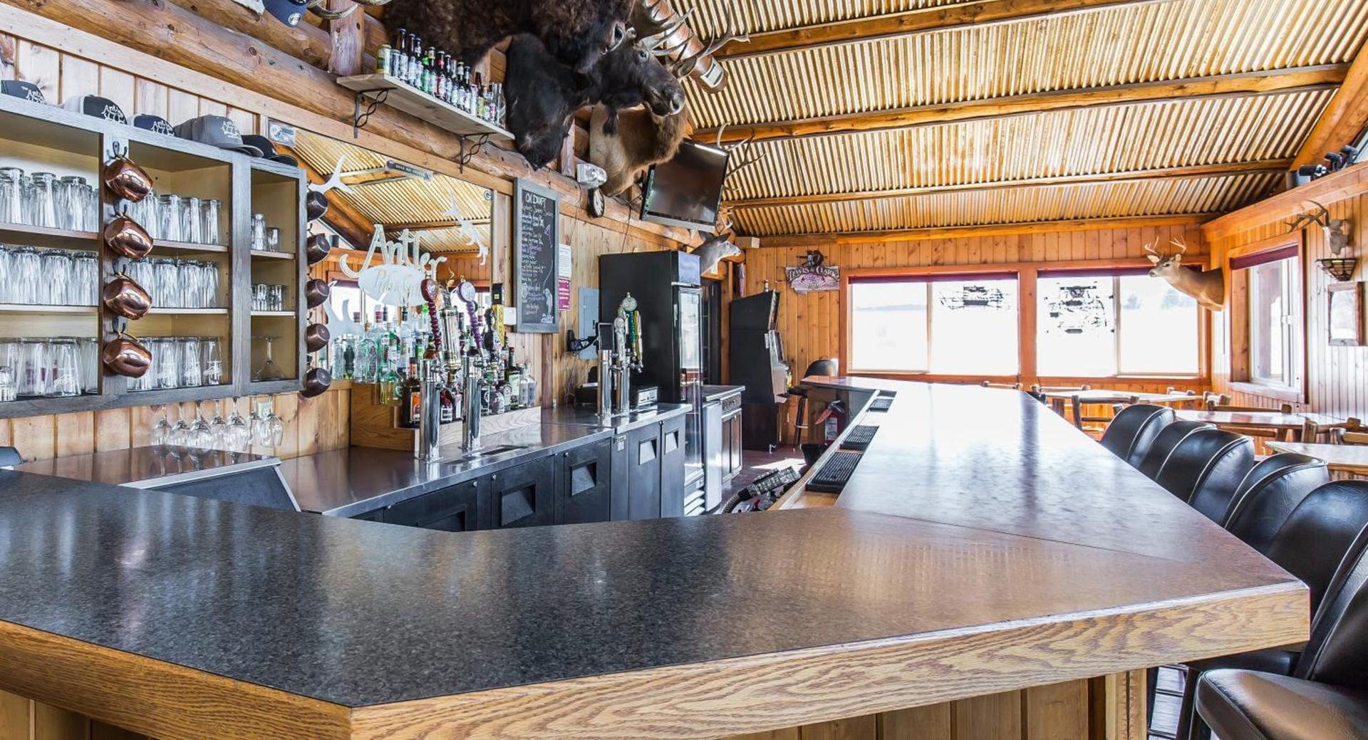 The Antler Lodge - Gardiner photo 16