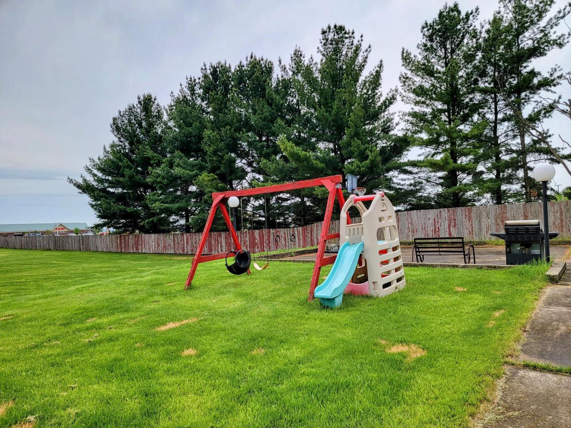 Skyview Motel - Prairie du Sac photo 24
