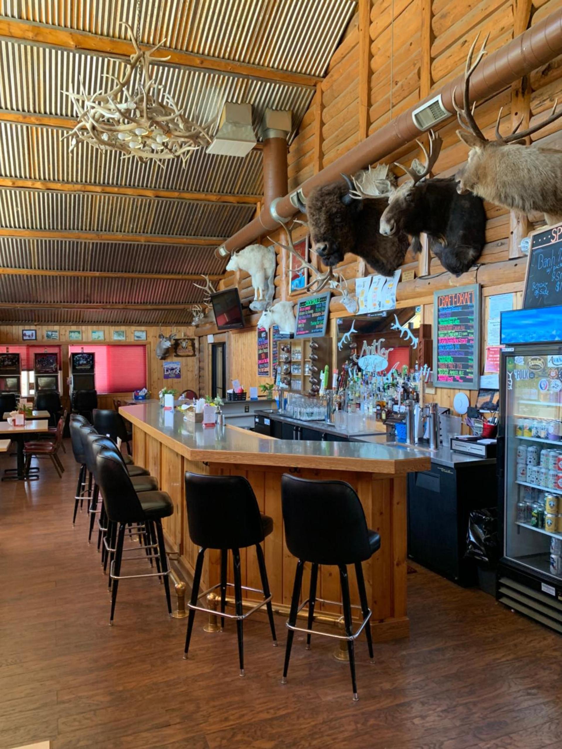 The Antler Lodge - Gardiner photo 7