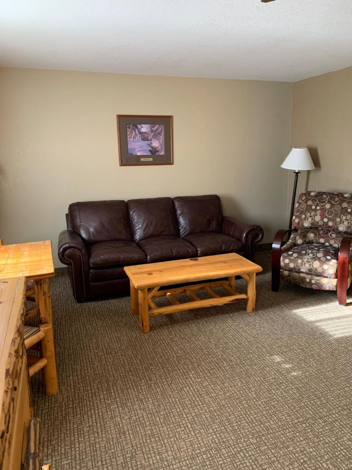 The Antler Lodge - Gardiner photo 12
