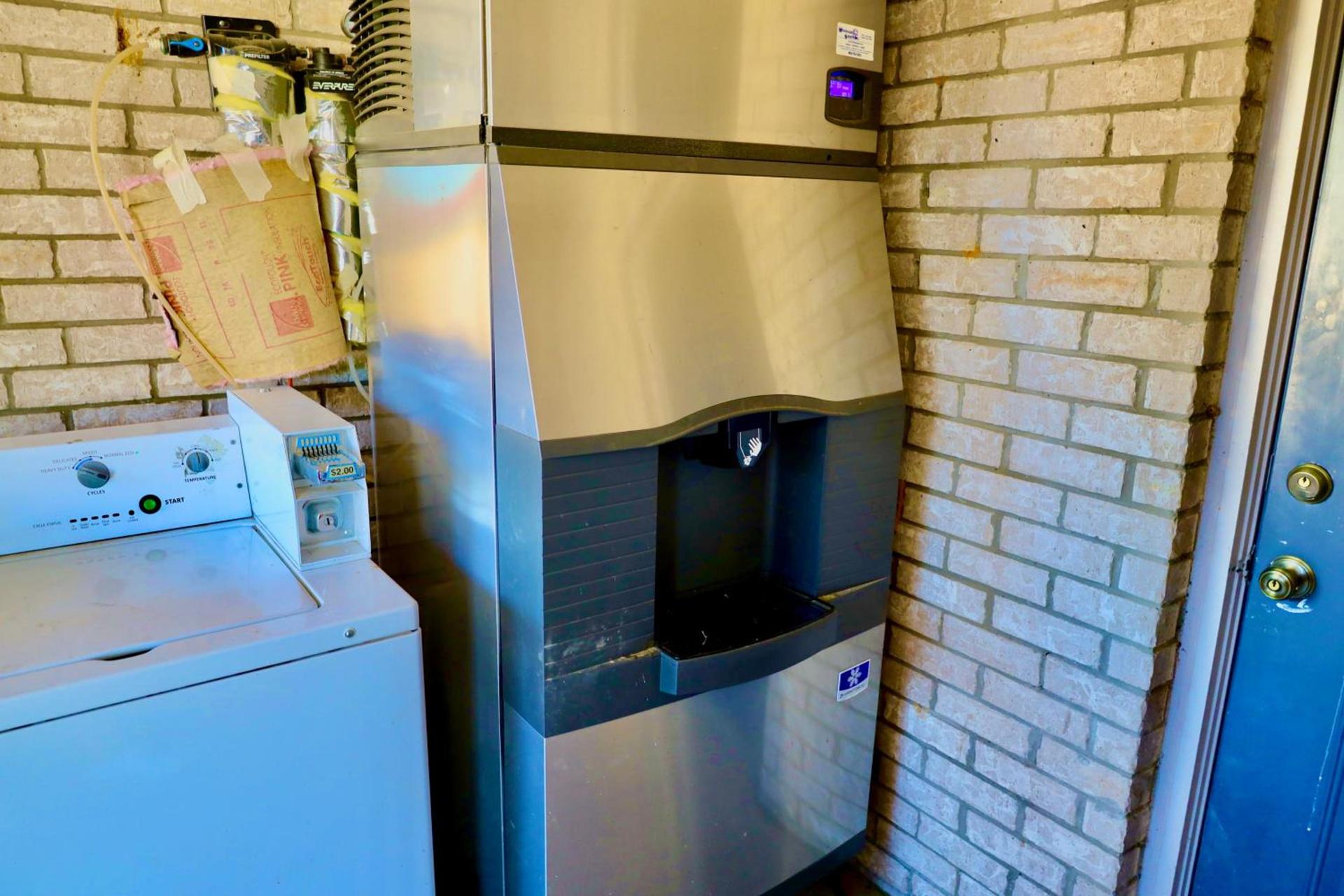 Regency Inn & Suites photo 30
