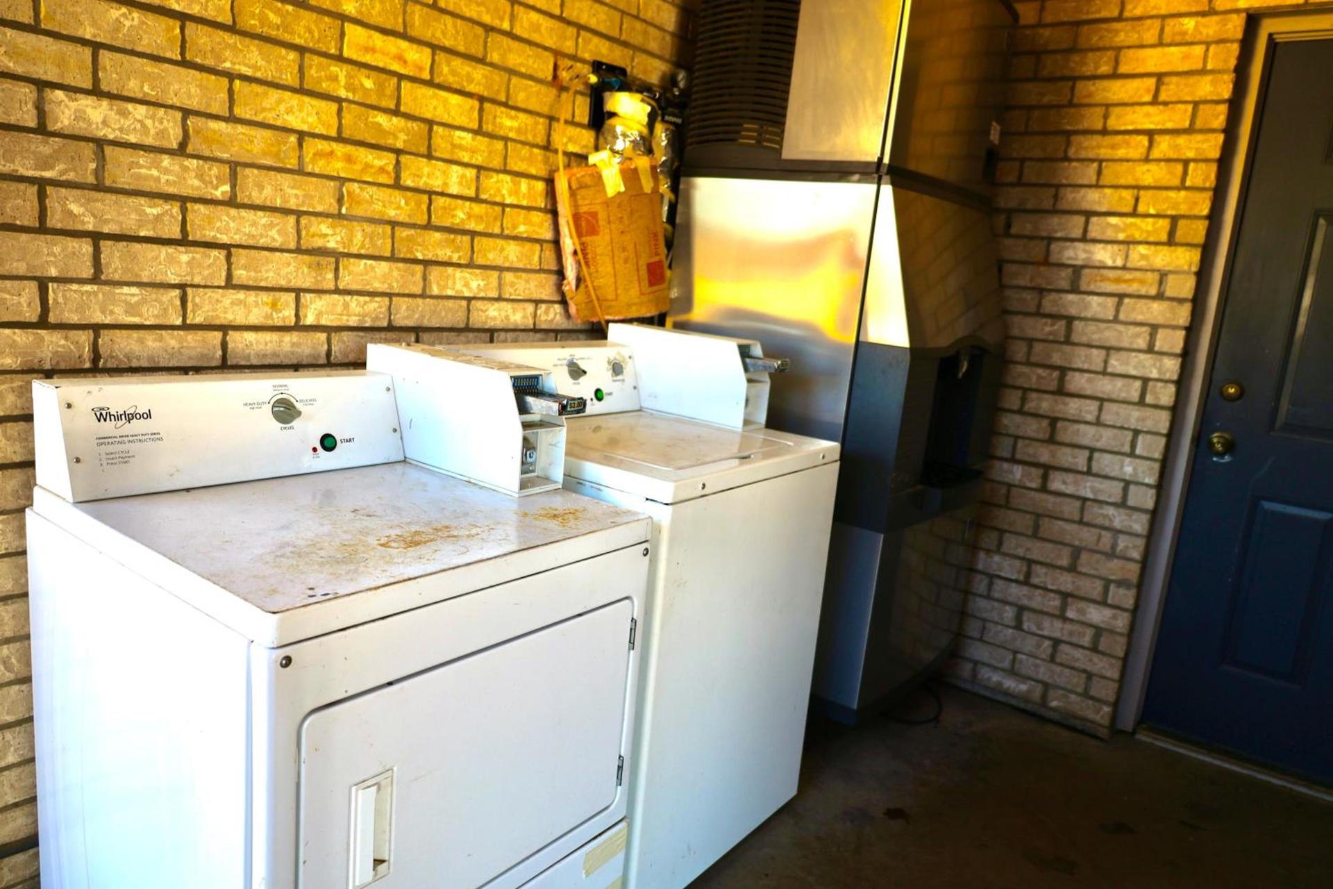 Regency Inn & Suites photo 31