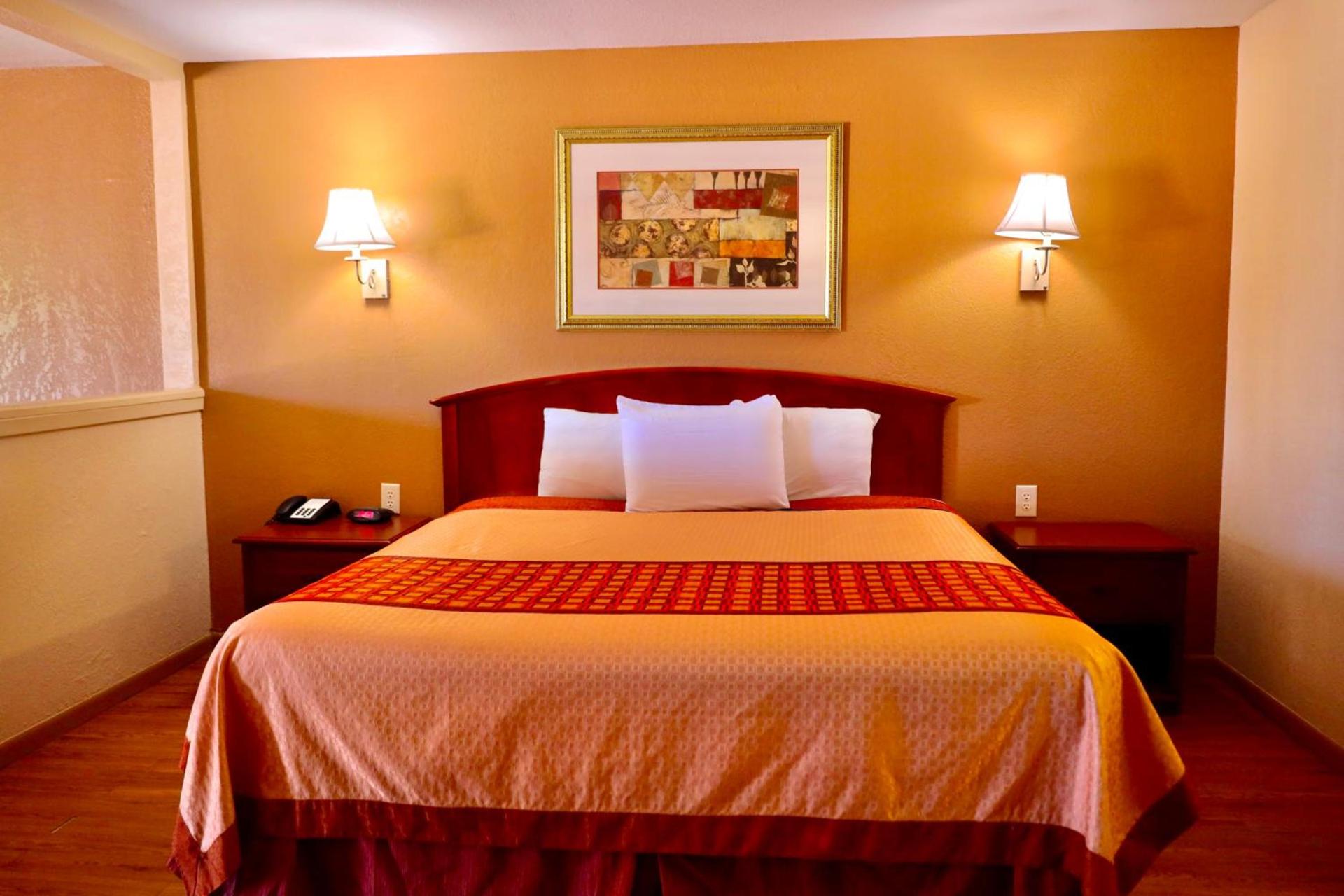 Regency Inn & Suites photo 12