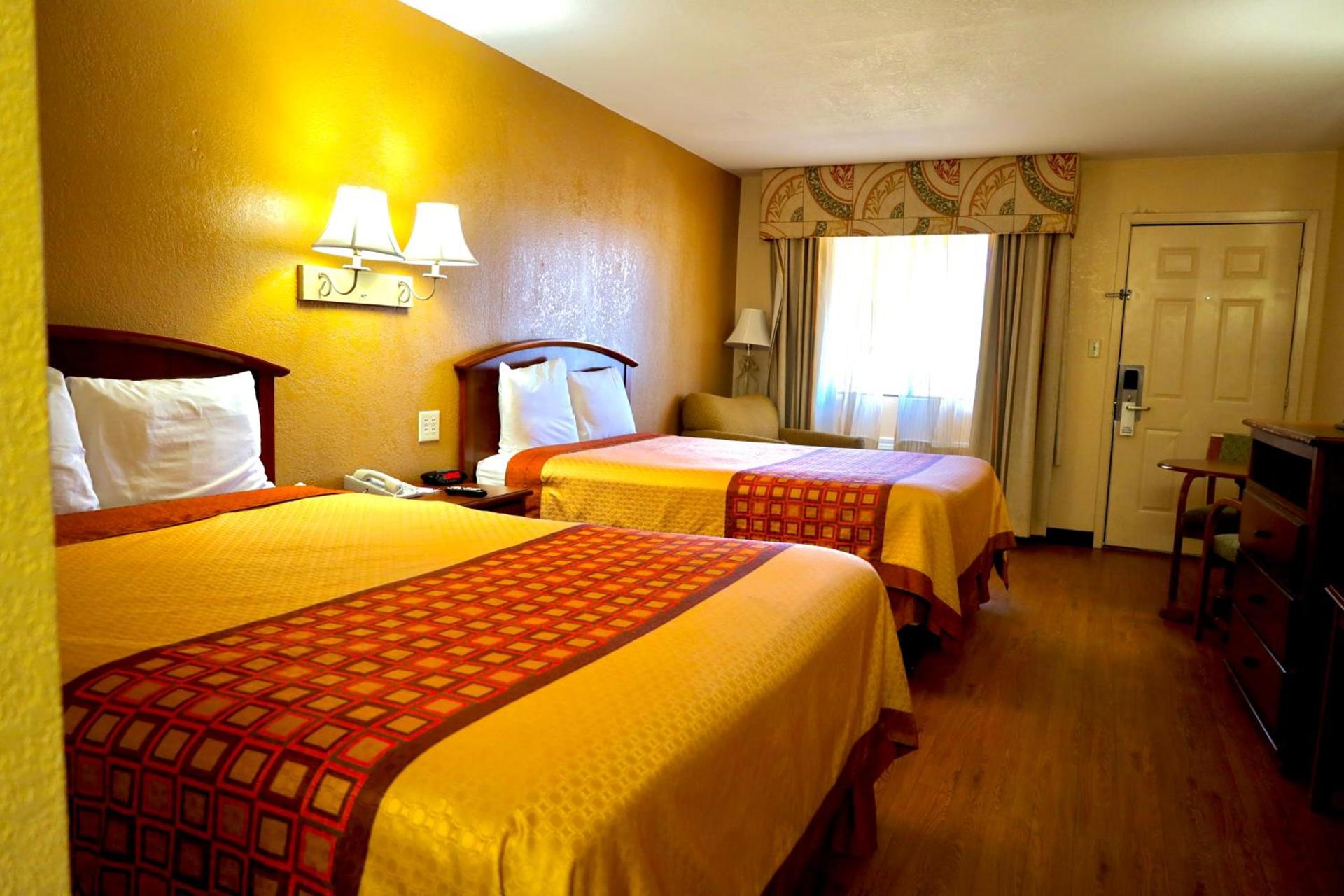 Regency Inn & Suites photo 13