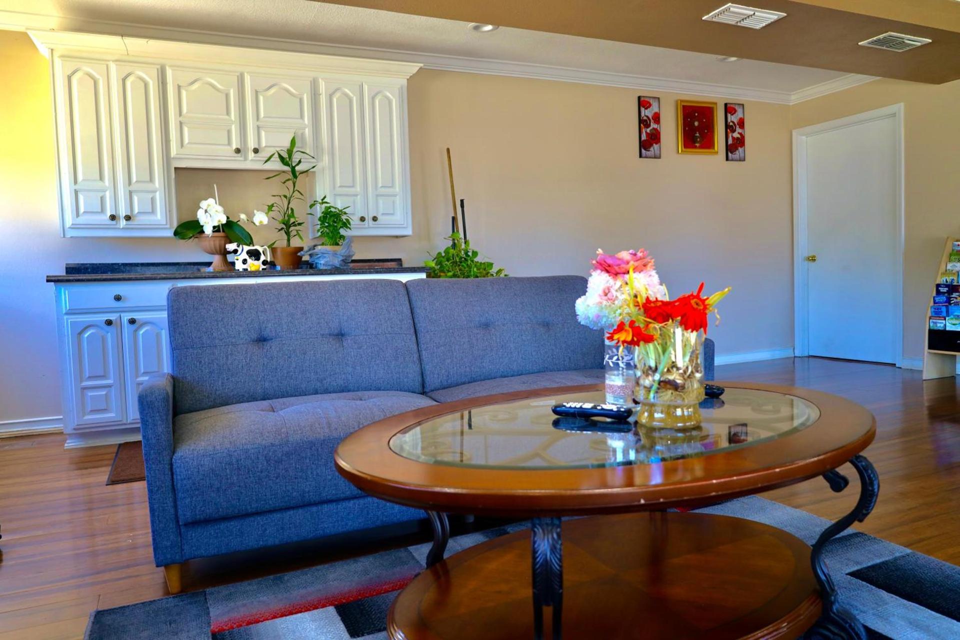 Regency Inn & Suites photo 7