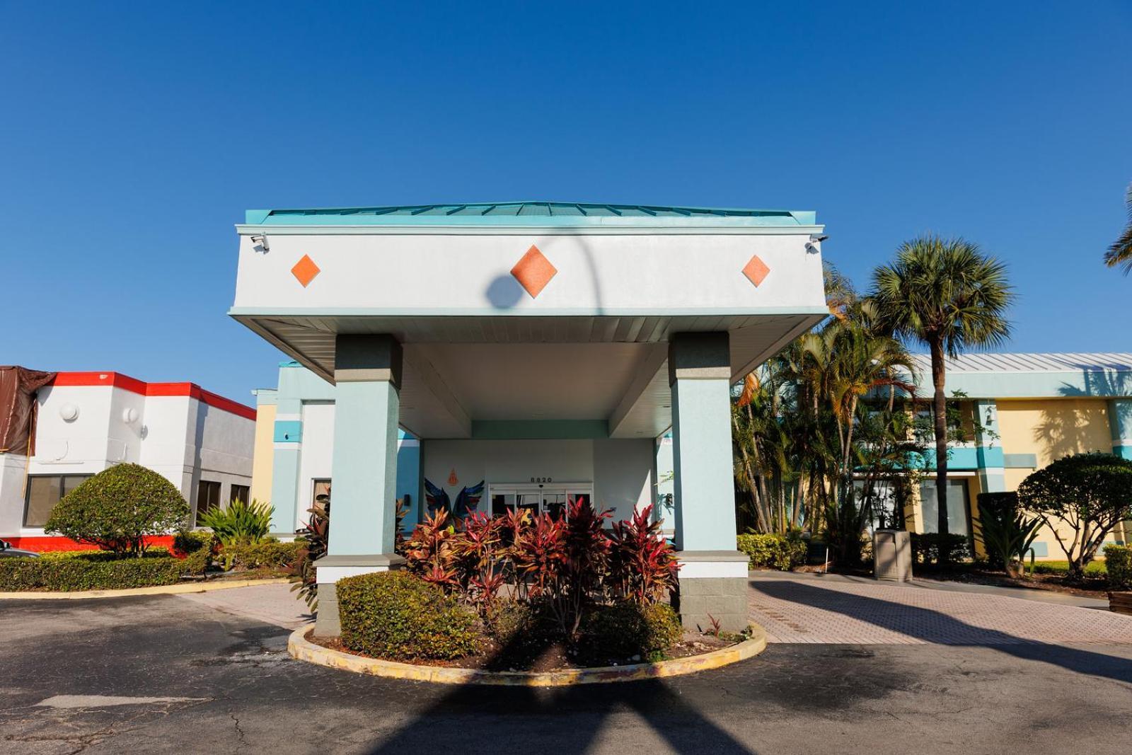 Garnet Inn & Suites, Orlando photo 16