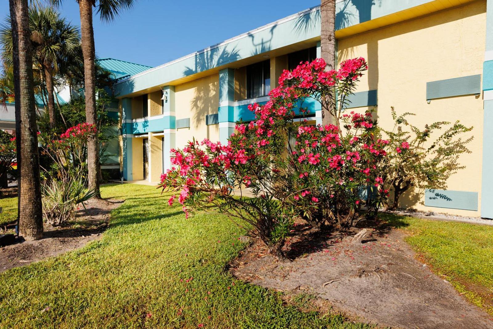 Garnet Inn & Suites, Orlando photo 65