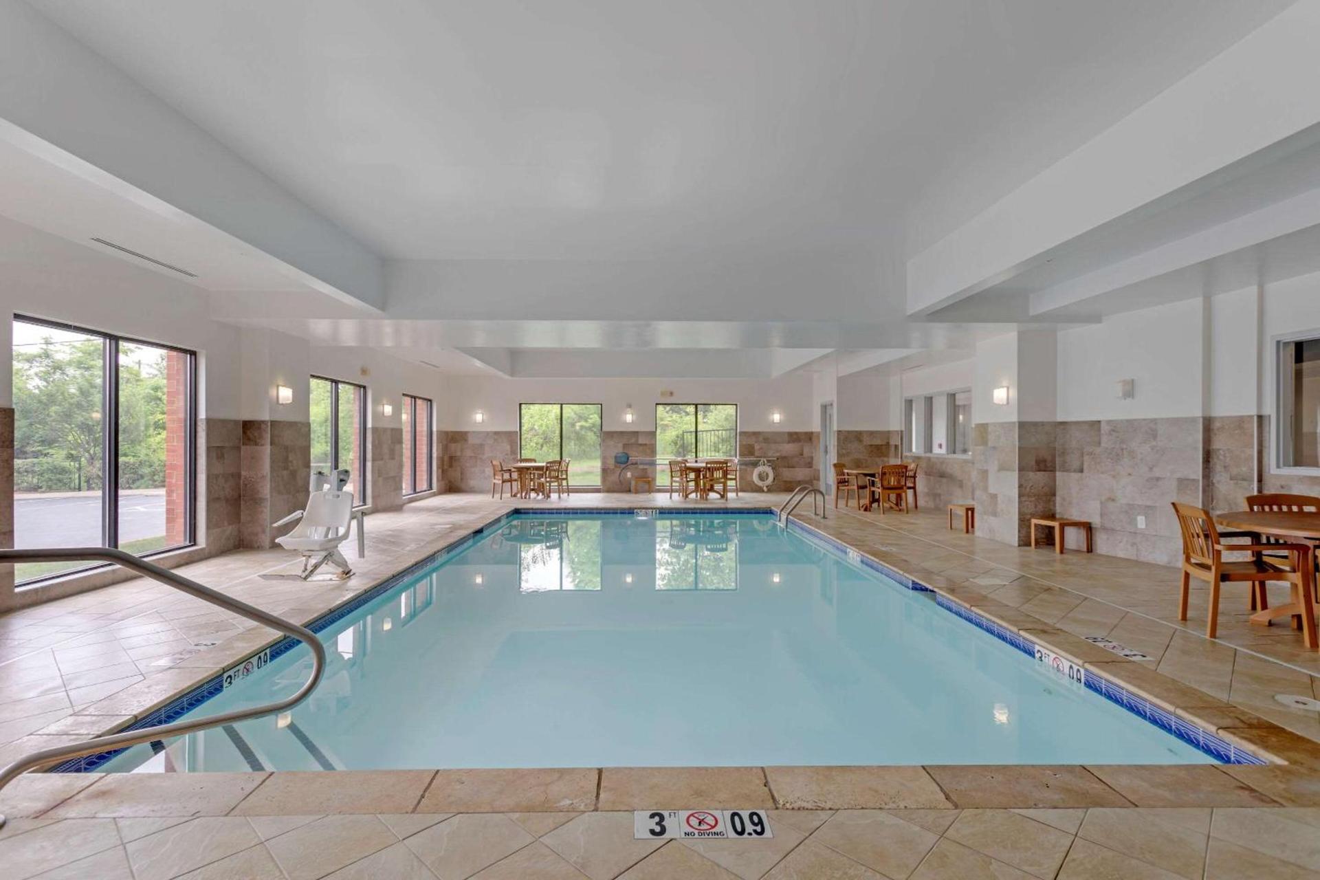 Comfort Suites Mt Juliet-Nashville Area photo 6