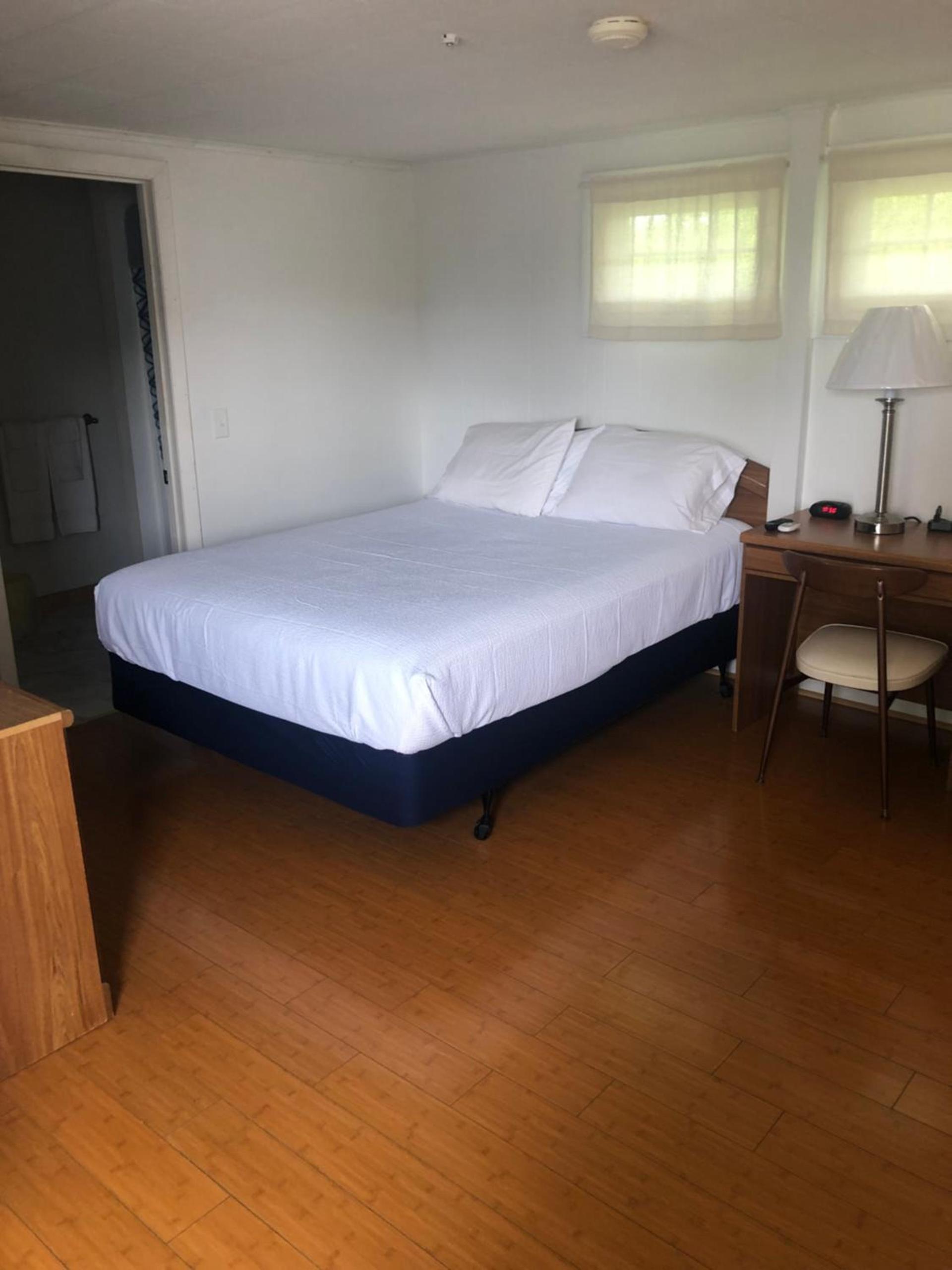 Executive Motel photo 9