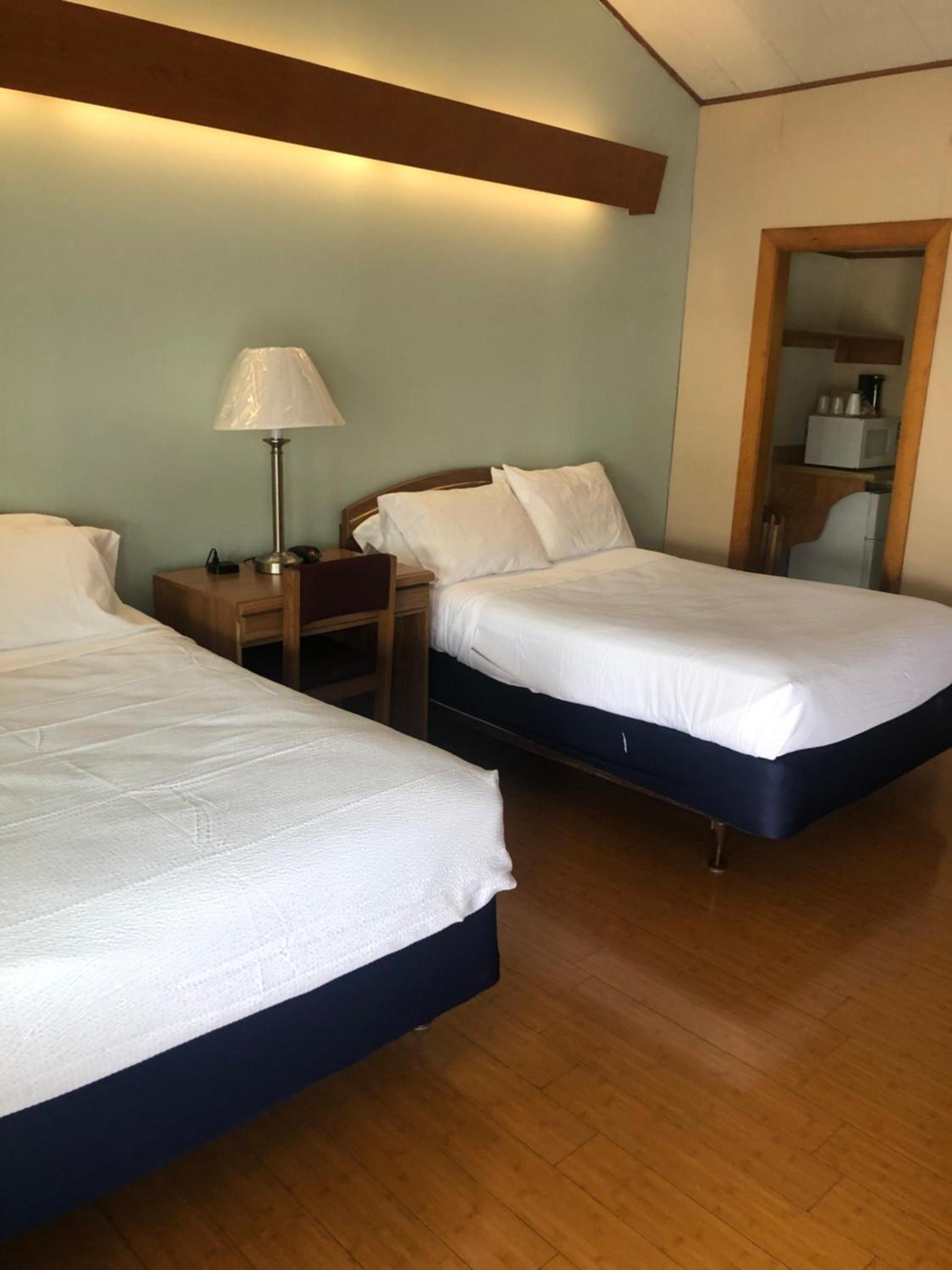 Executive Motel photo 8