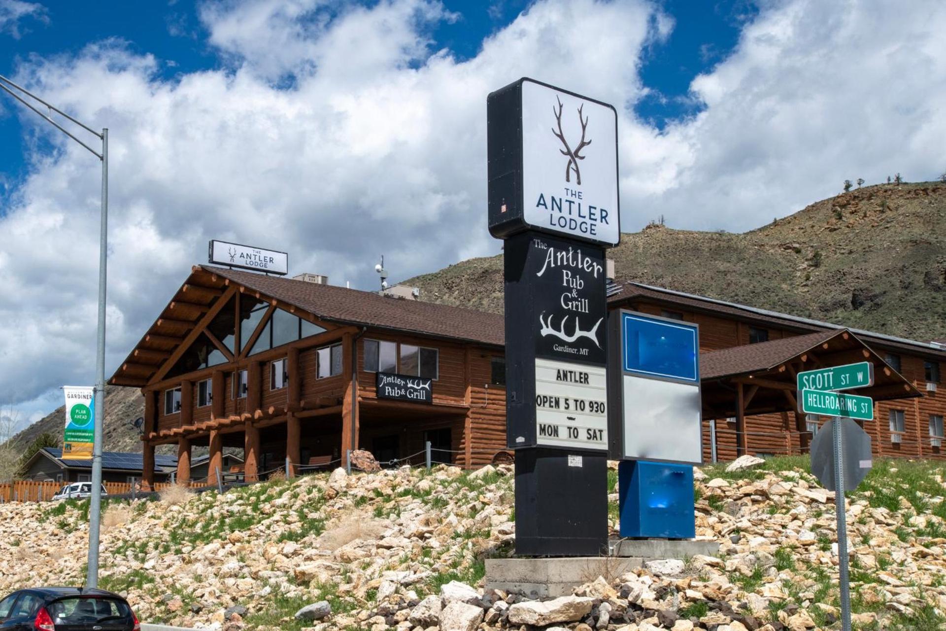 The Antler Lodge - Gardiner photo 33