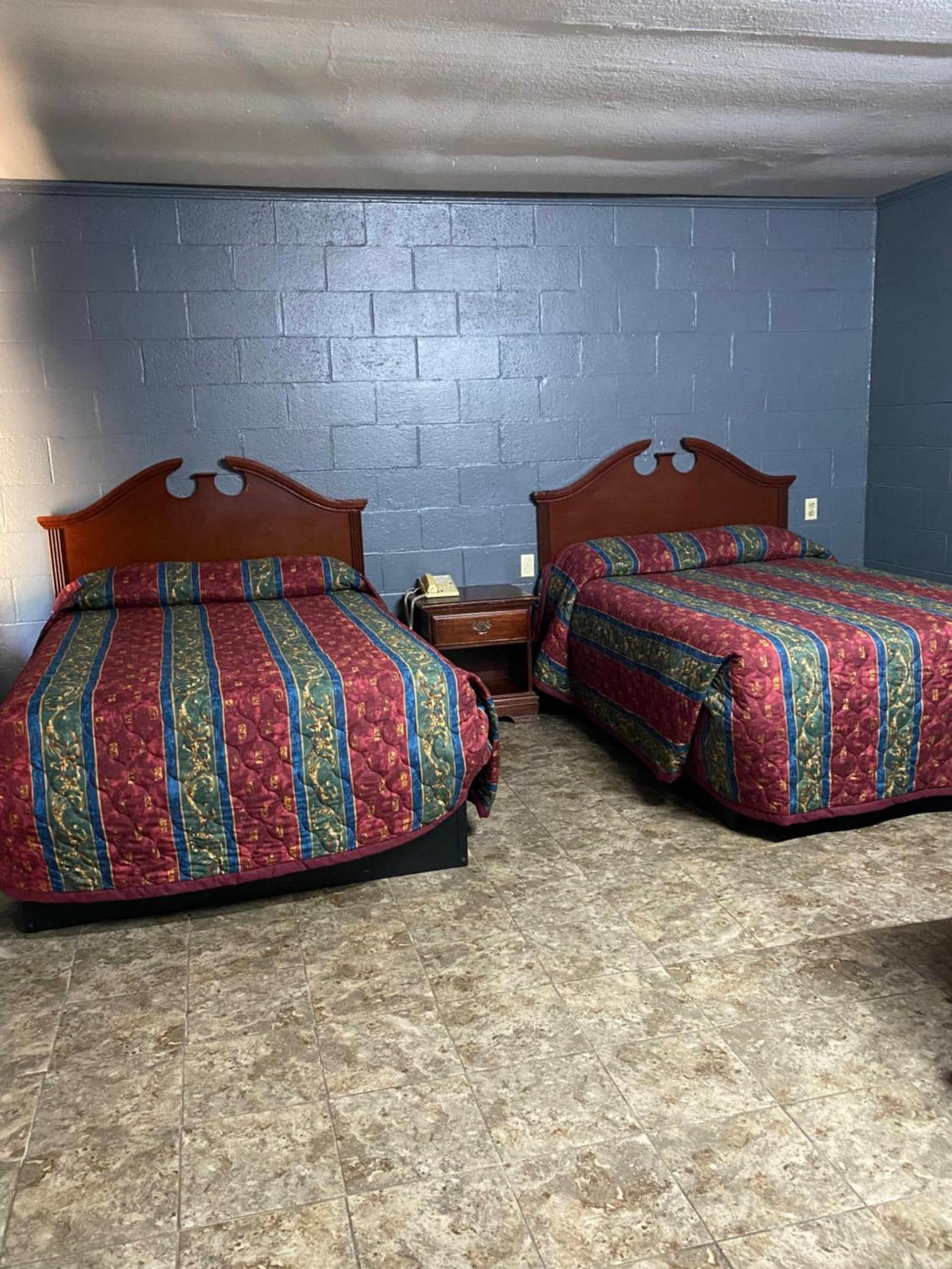Budget Inn photo 8