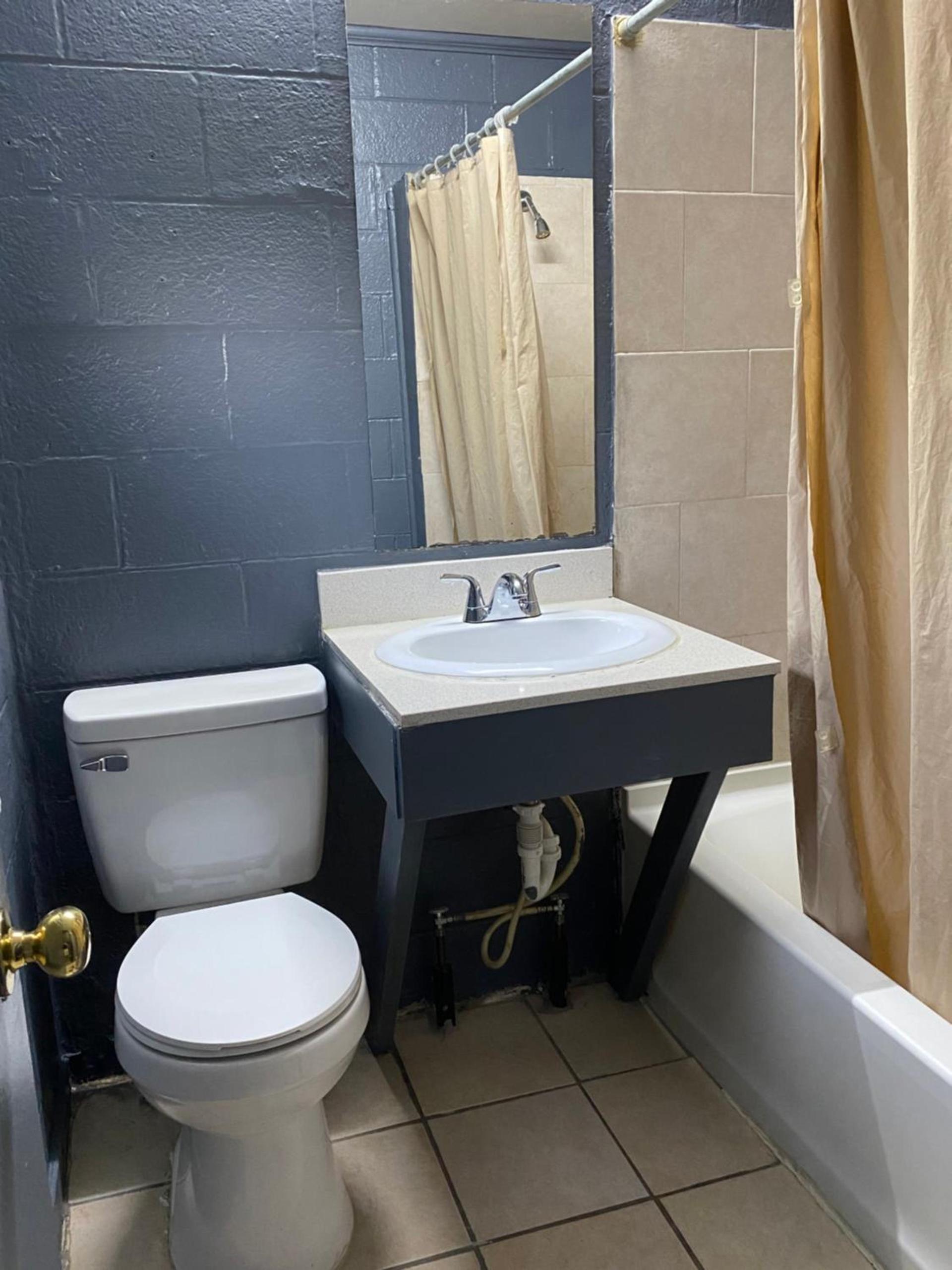 Budget Inn photo 10