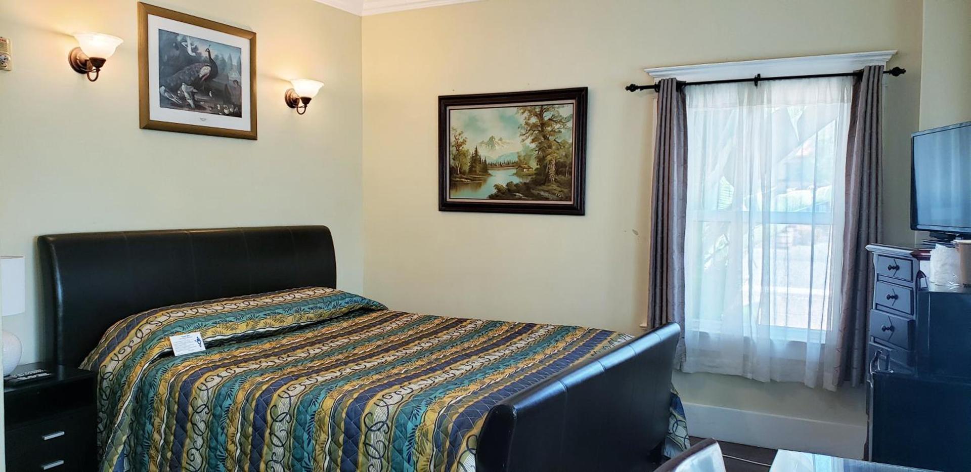 Santa Paula Inn photo 29