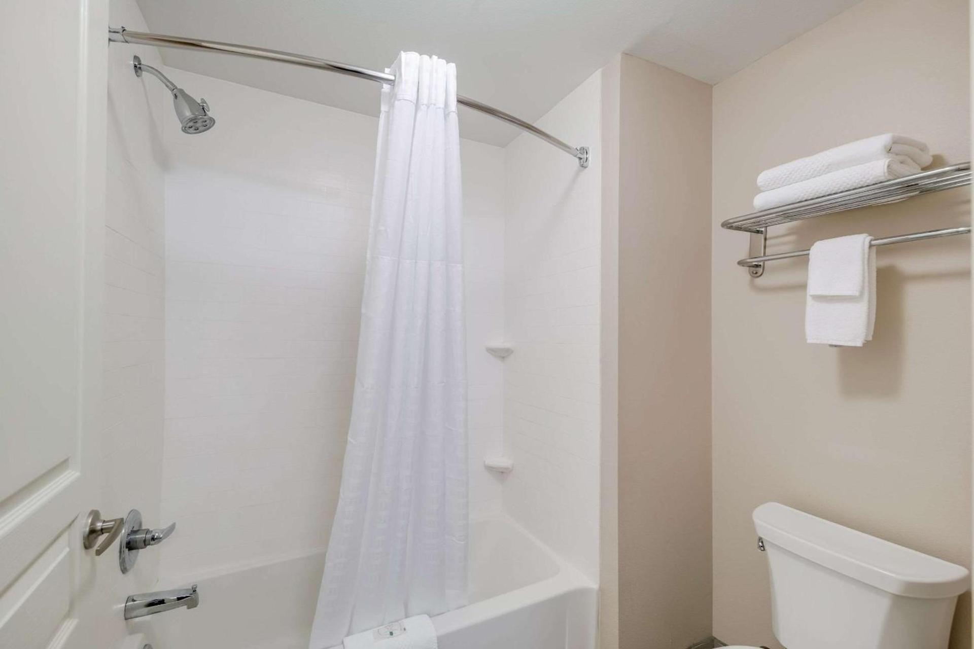 Quality Inn & Suites Ardmore photo 16