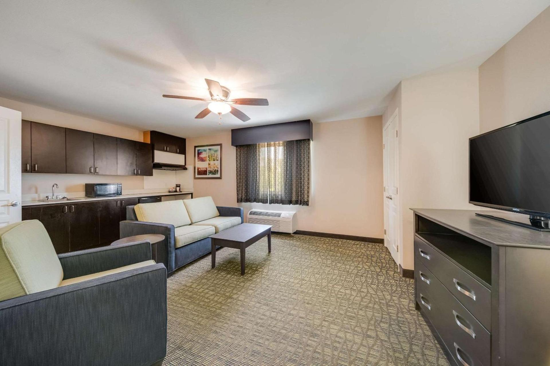 Quality Inn & Suites Ardmore photo 20