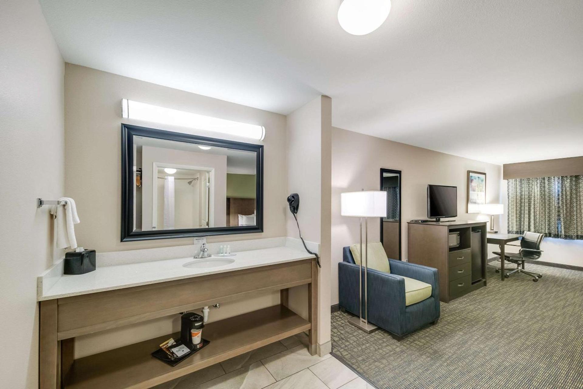 Quality Inn & Suites Ardmore photo 22