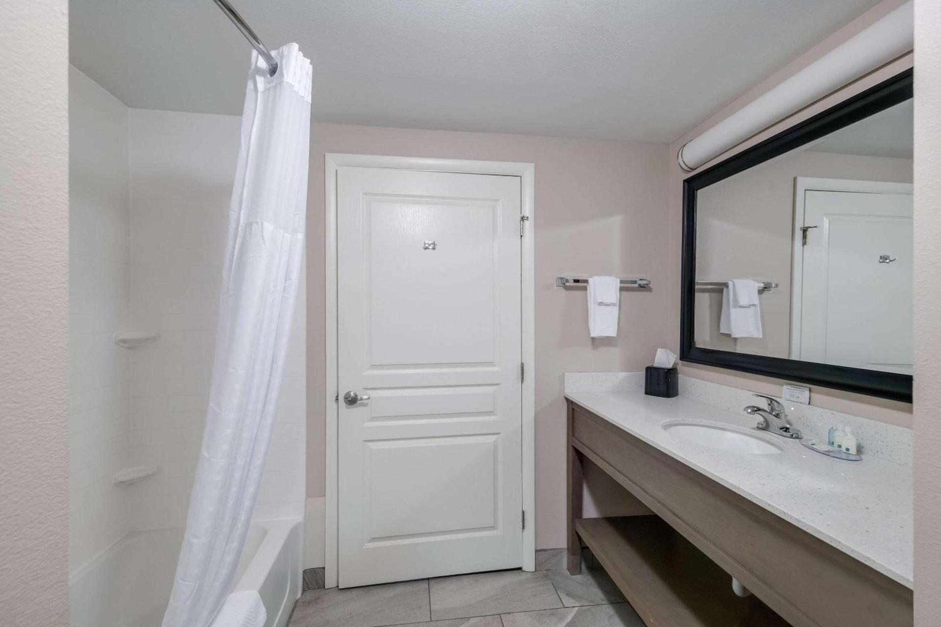 Quality Inn & Suites Ardmore photo 31