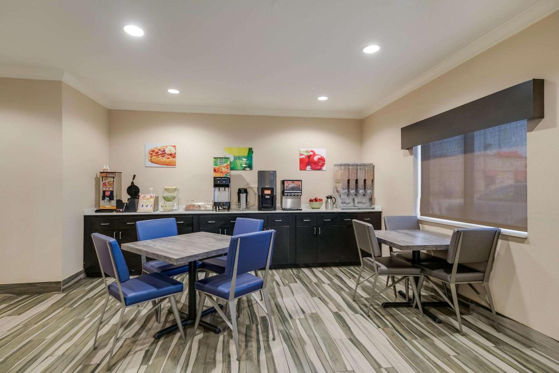 Quality Inn & Suites Ardmore photo 36