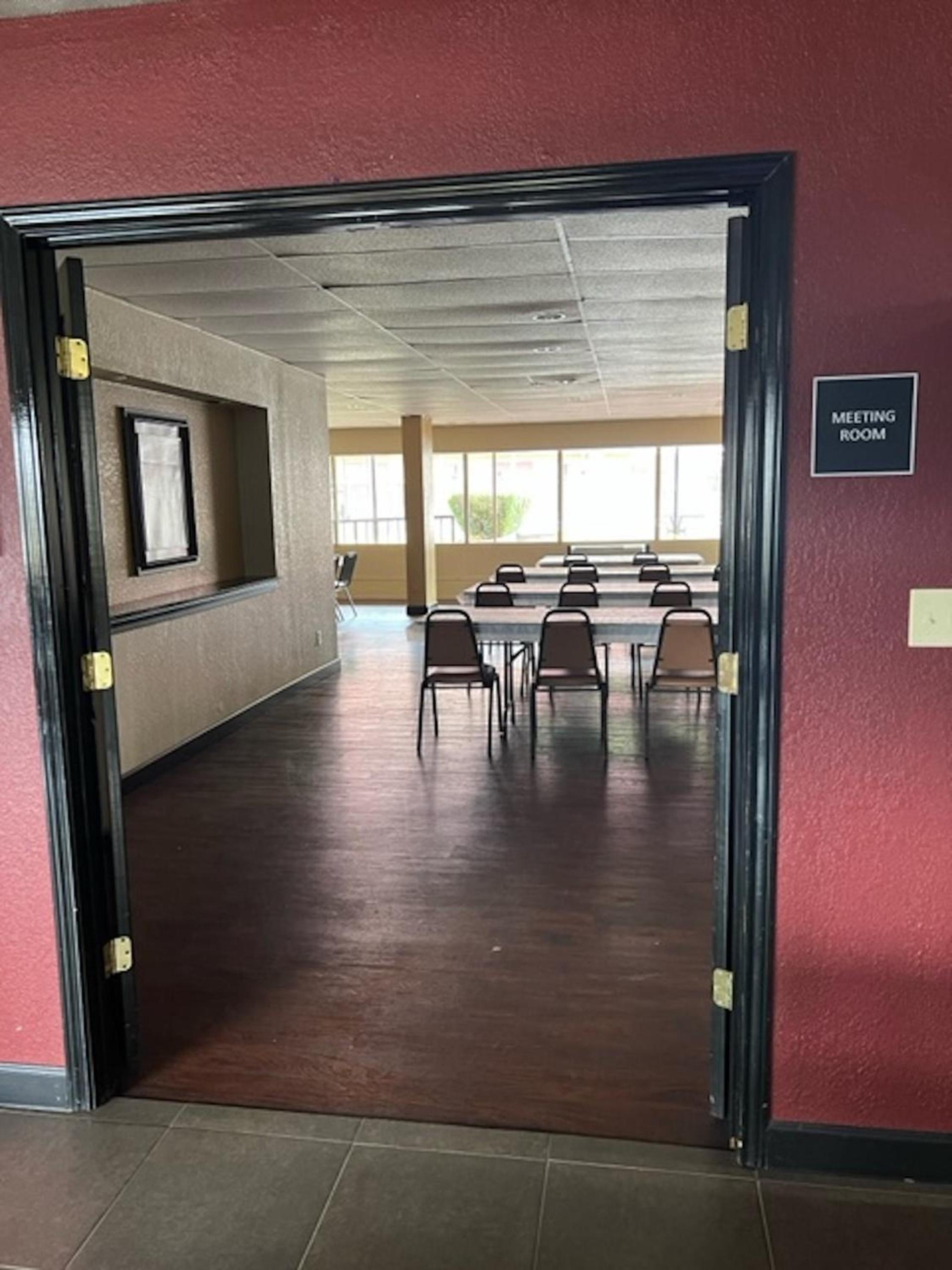 Red Roof Inn Hot Springs photo 15