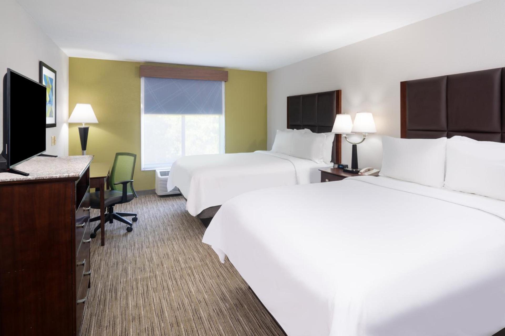 Holiday Inn Express Hotel & Suites Hinesville by IHG photo 66